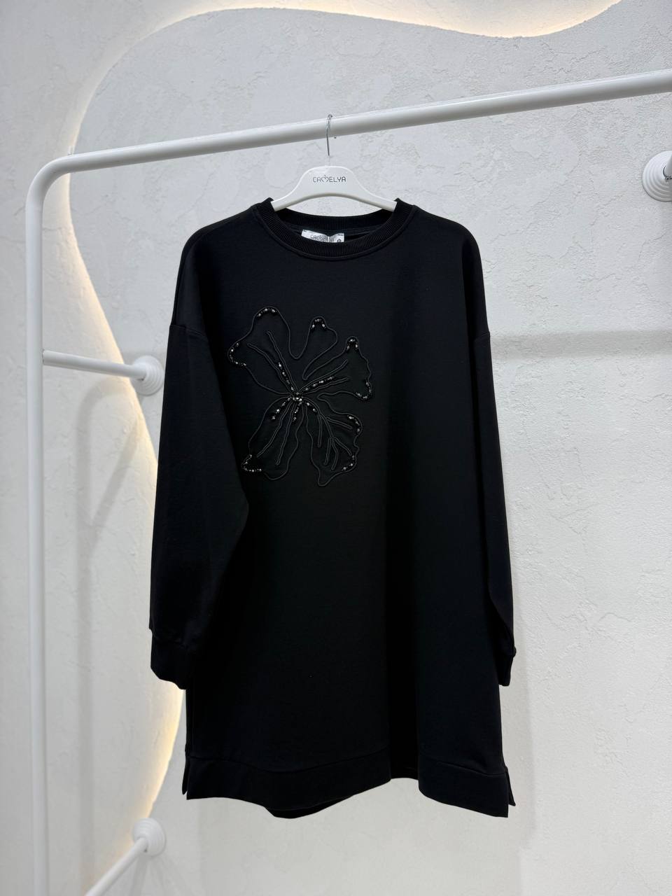 İşlemeli Çiçek Detaylı Rahat Kesim Tunik