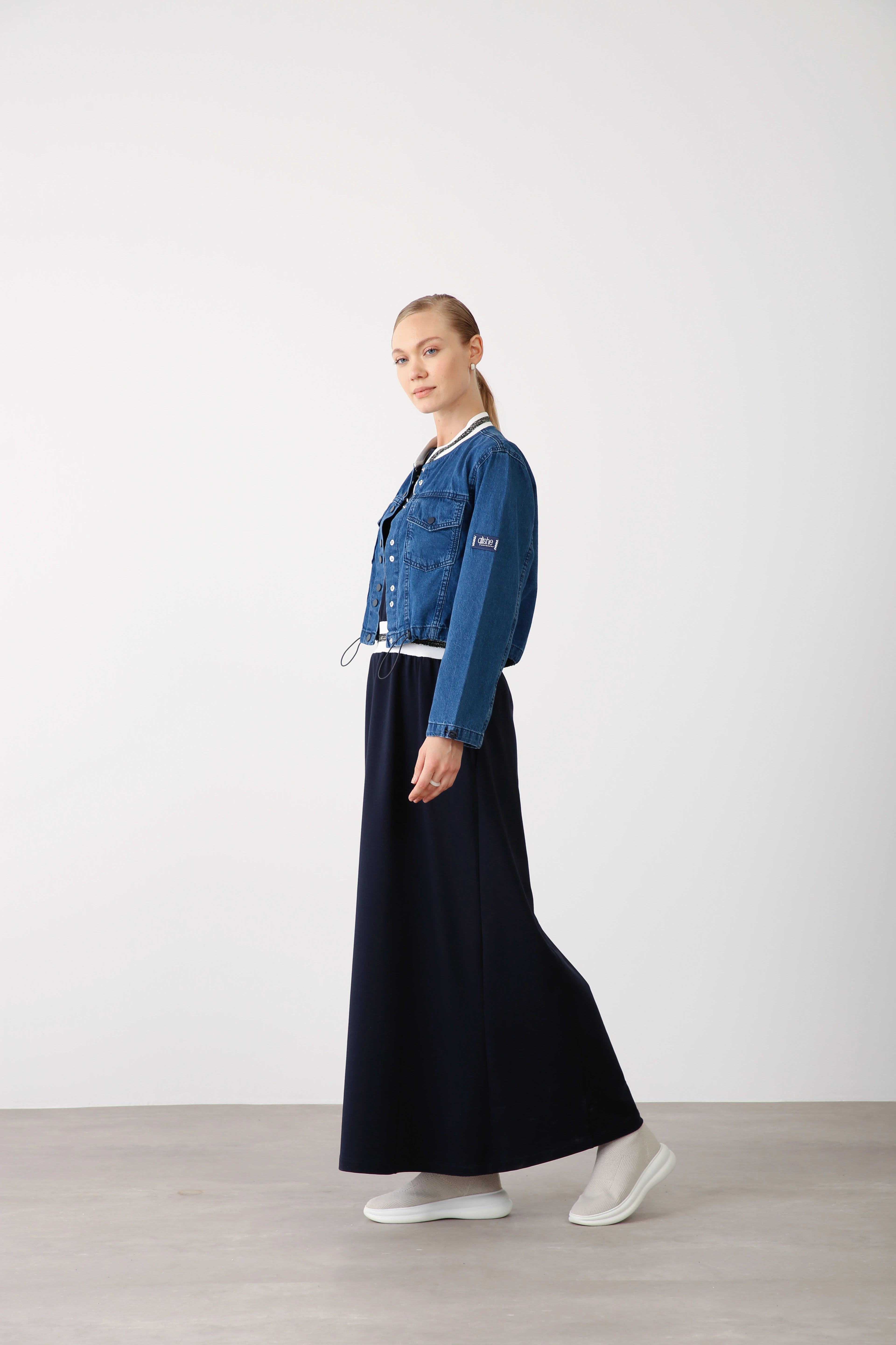 Tok Kumaş Çiçek İşlemeli Kot Ceketli Elbise