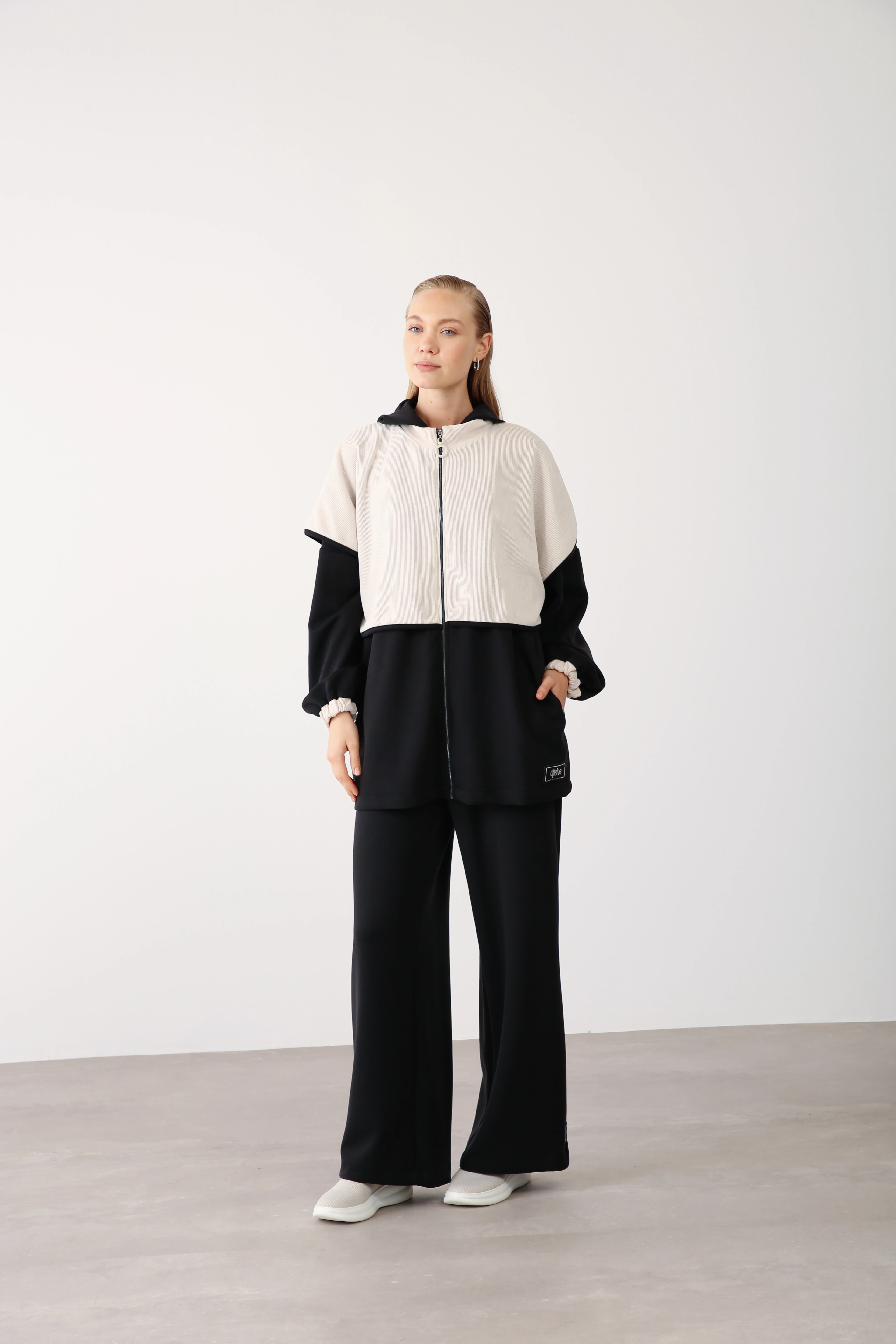 Kapüşonlu Ceket ve Geniş Paça Pantolon İkili Takım - Siyah