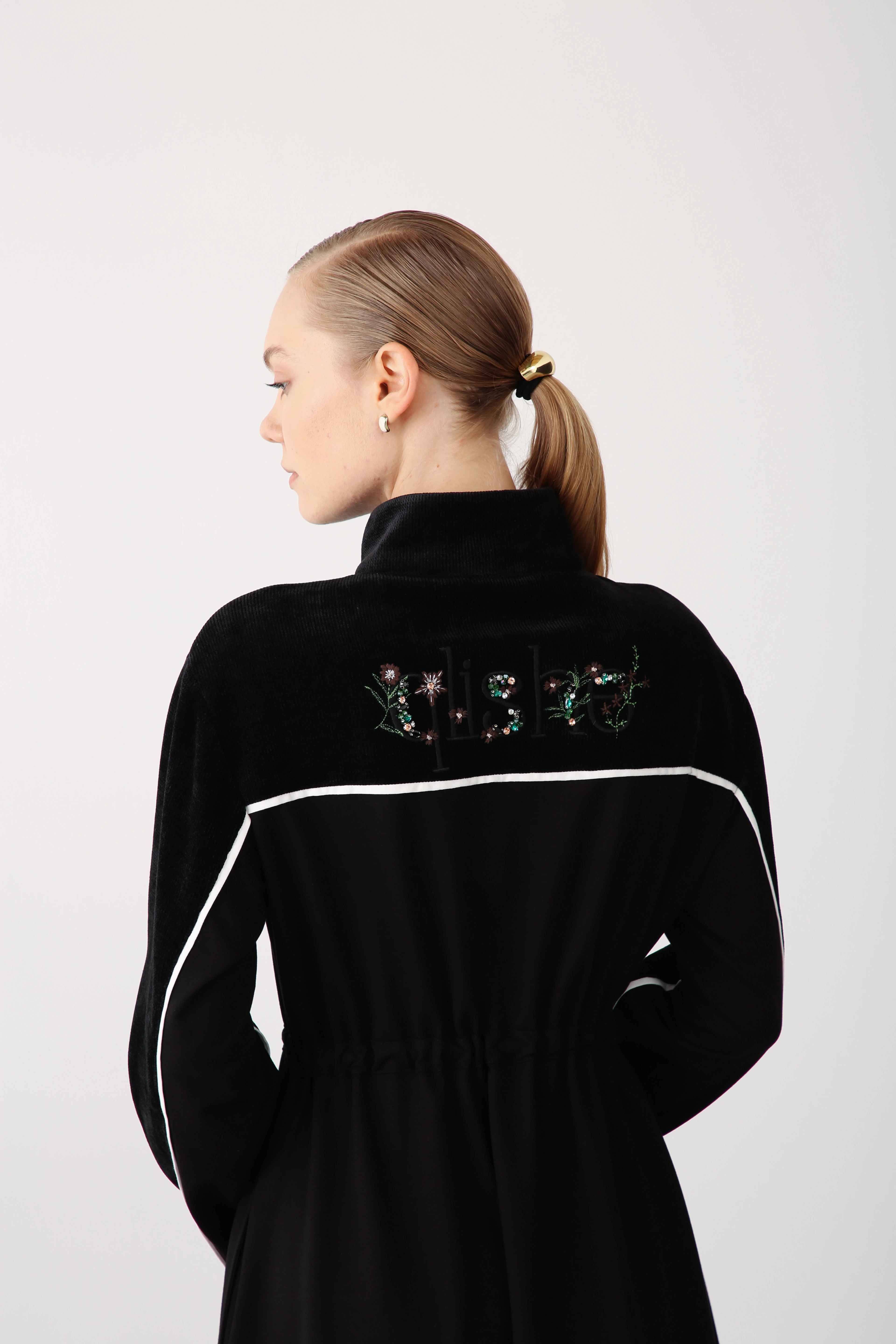 Kadife Detaylı Fermuarlı Spor Elbise