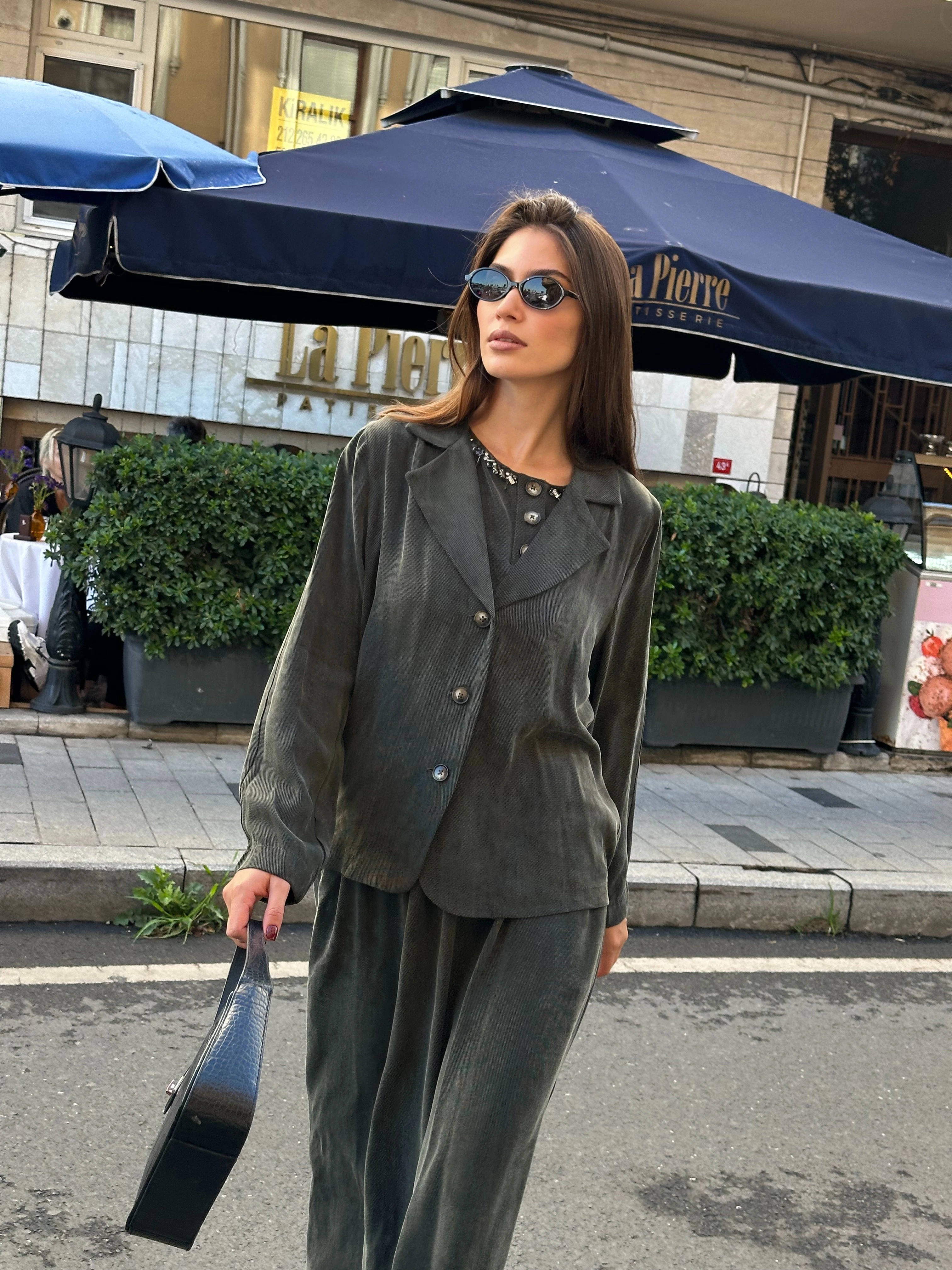 Cupra Dokulu Taş Yaka Detaylı Ceketli Üçlü Etek Takım - Haki