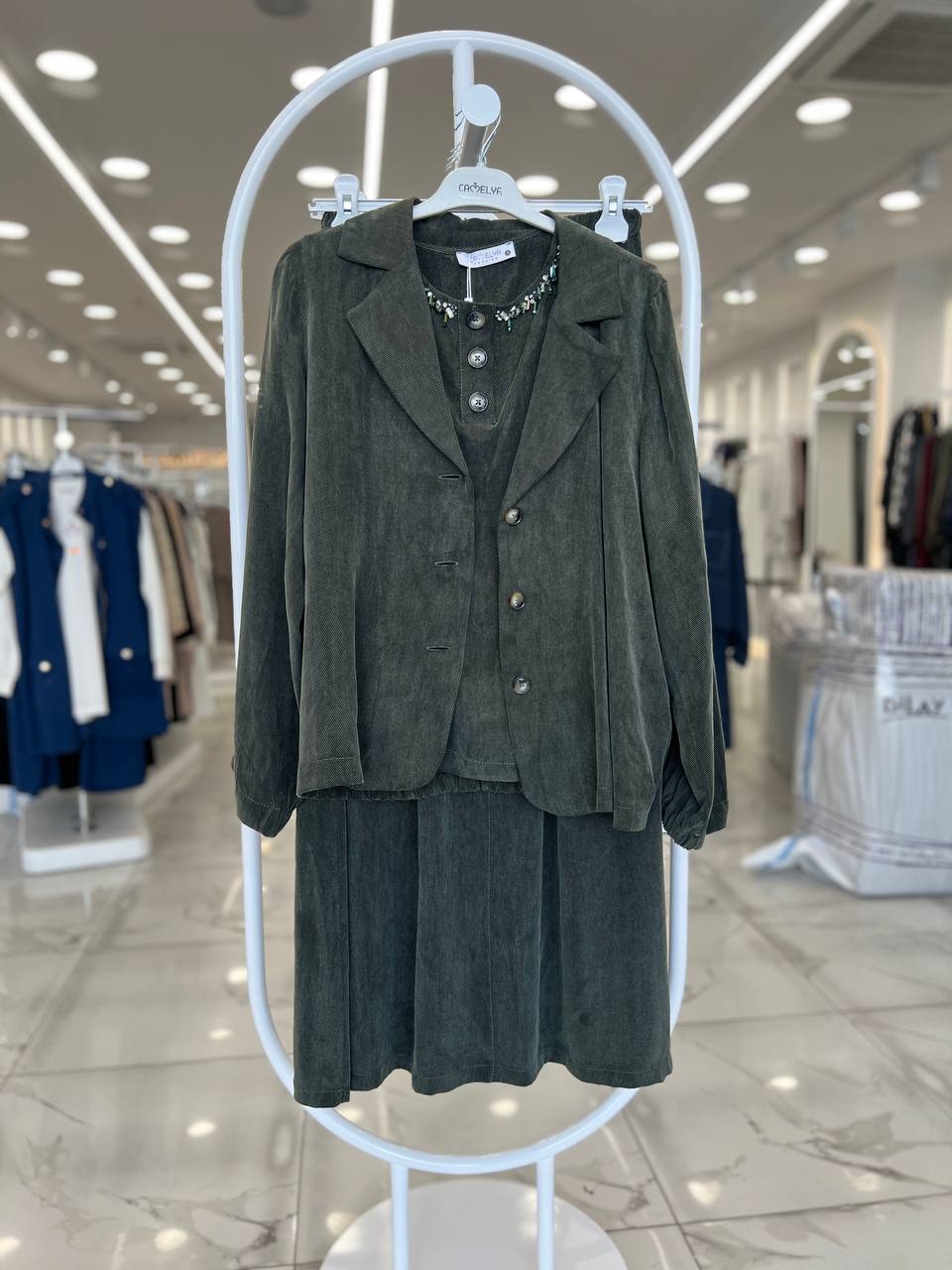 Cupra Dokulu Taş Yaka Detaylı Ceketli Üçlü Etek Takım