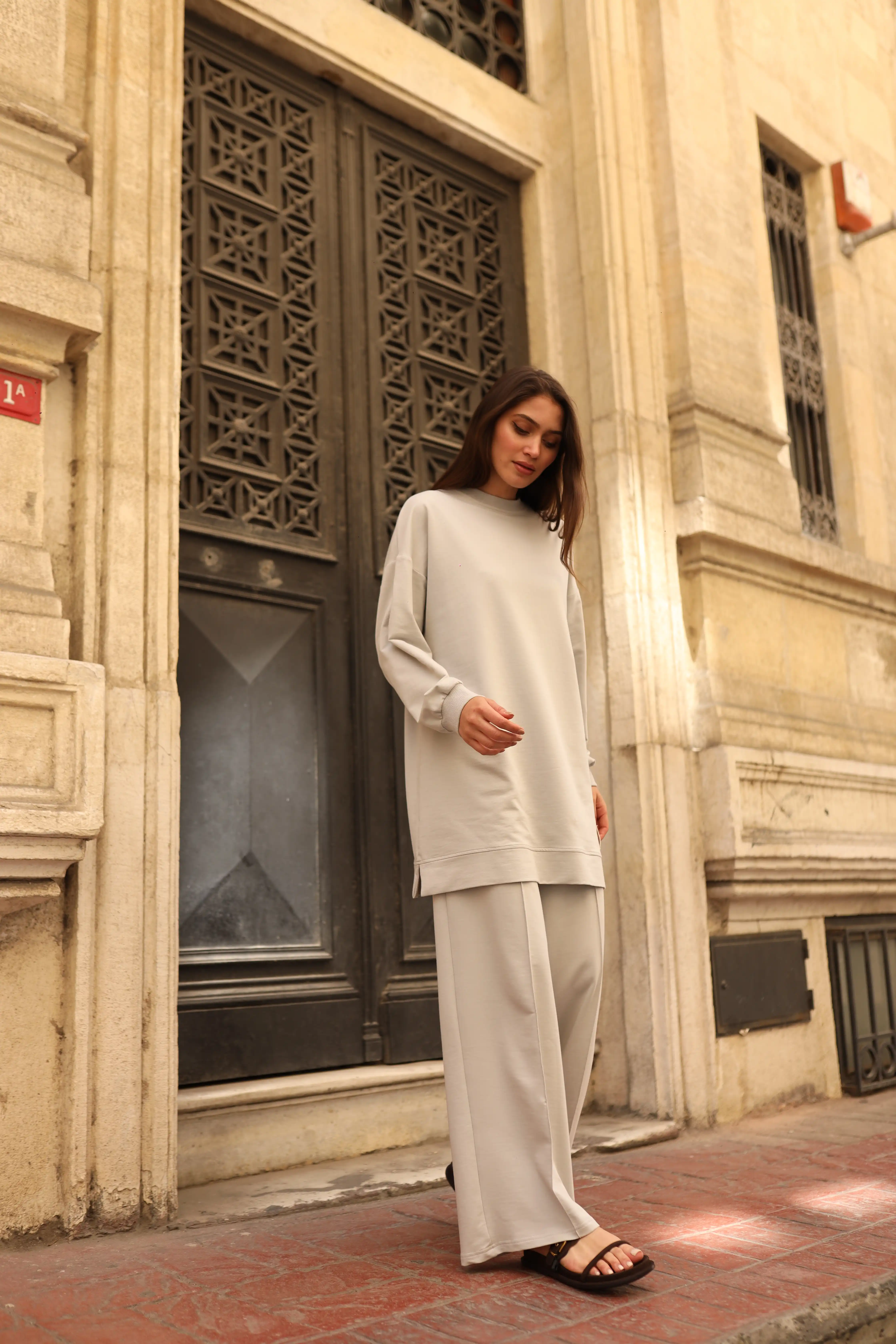 İki İplik Basic Uzun Sweat ve Düz Paça Pantolon İkili Takım