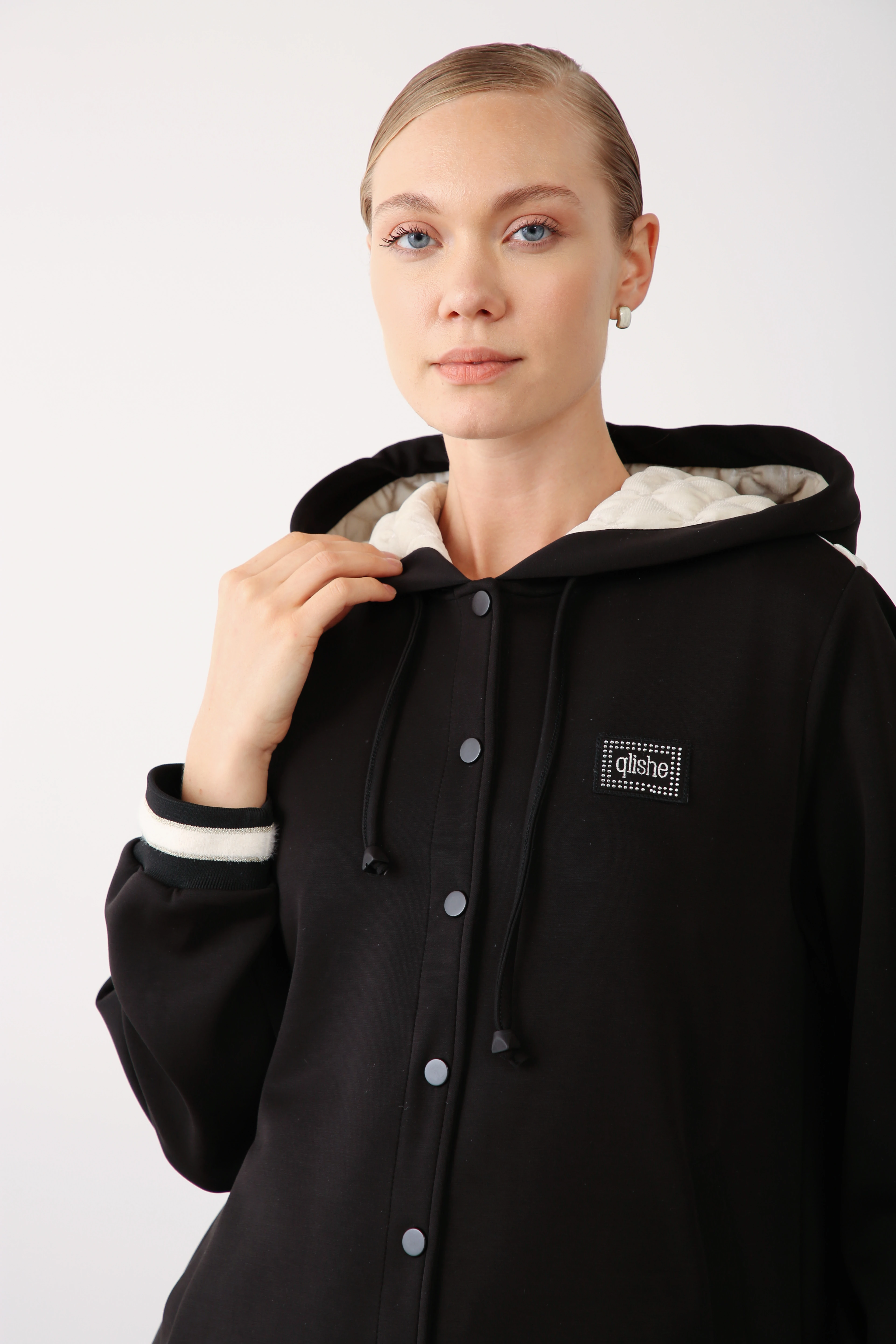 Kapitone Kapüşonlu Çıtçıtlı Ceket Etek Takım