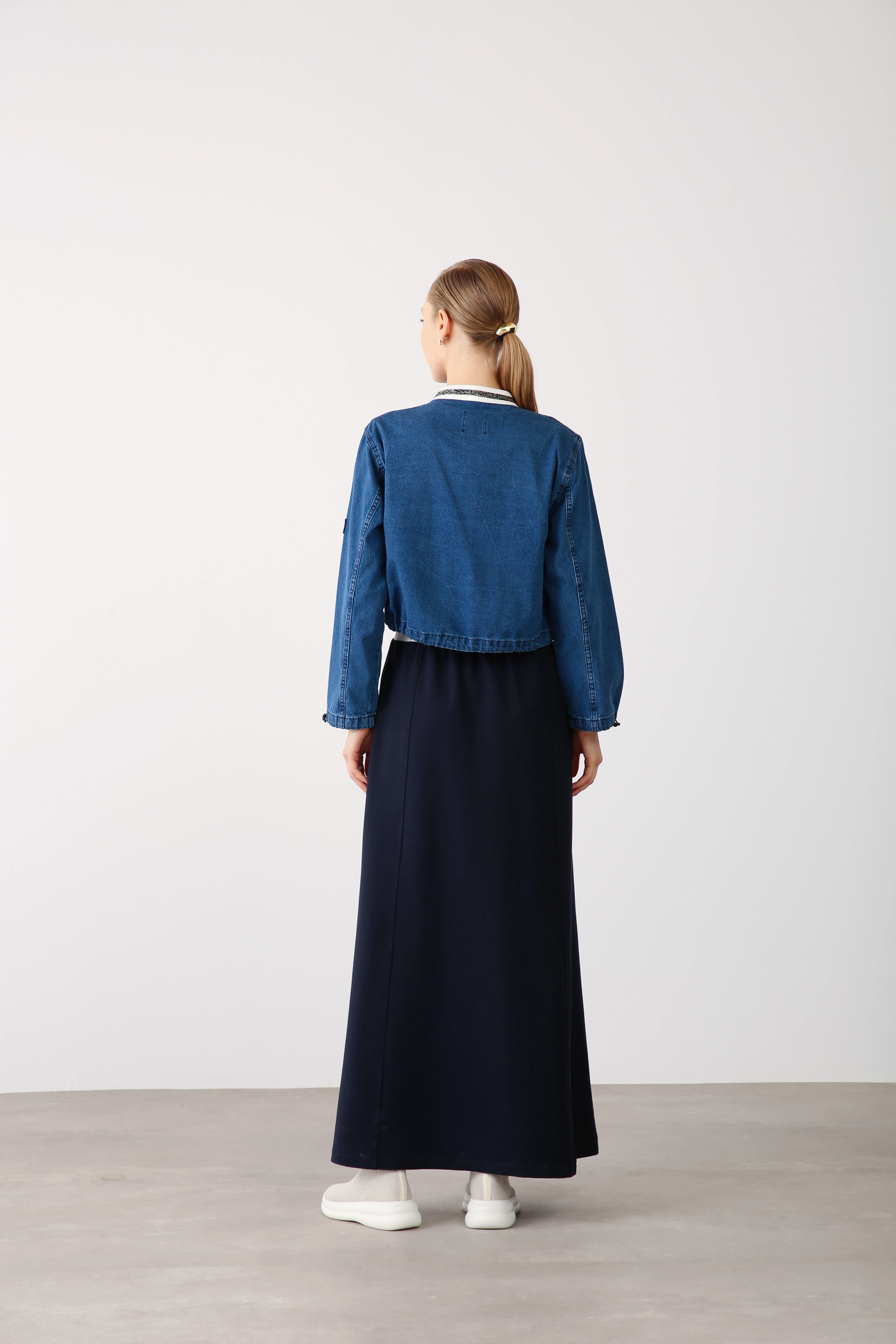 Tok Kumaş Çiçek İşlemeli Kot Ceketli Elbise