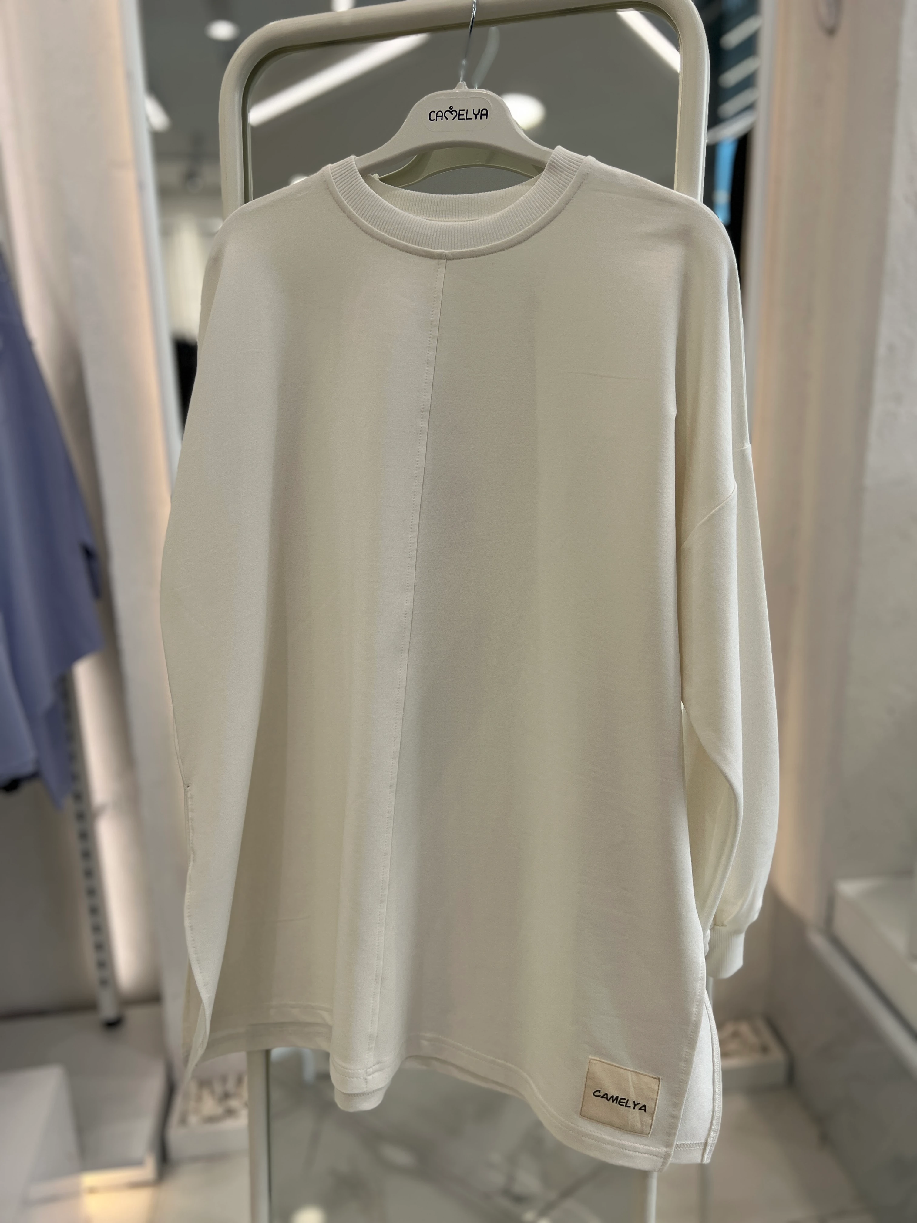 Akıcı Formlu Modern Kesim Yan Detaylı Uzun Tunik - Ekru