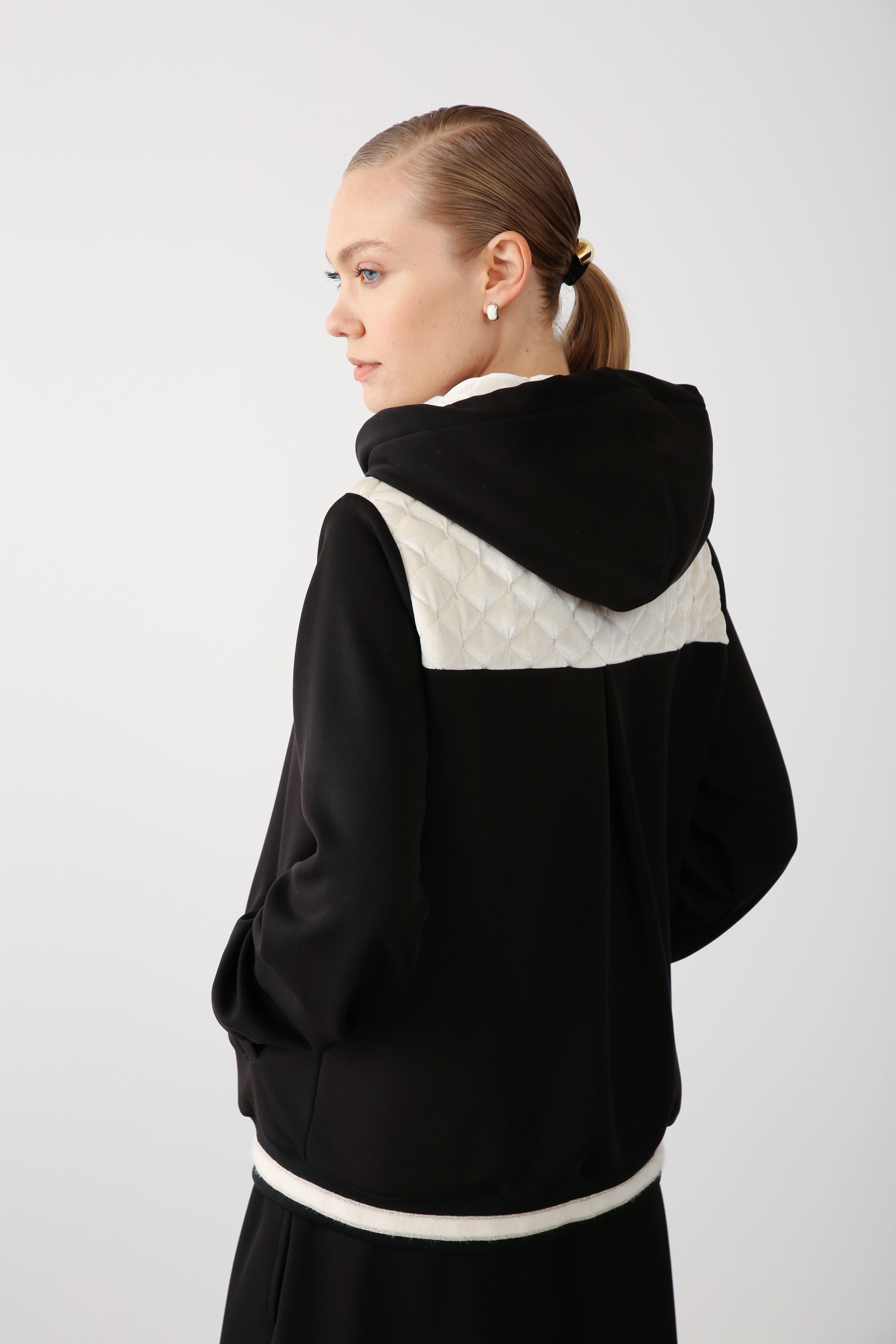 Kapitone Kapüşonlu Çıtçıtlı Ceket Etek Takım