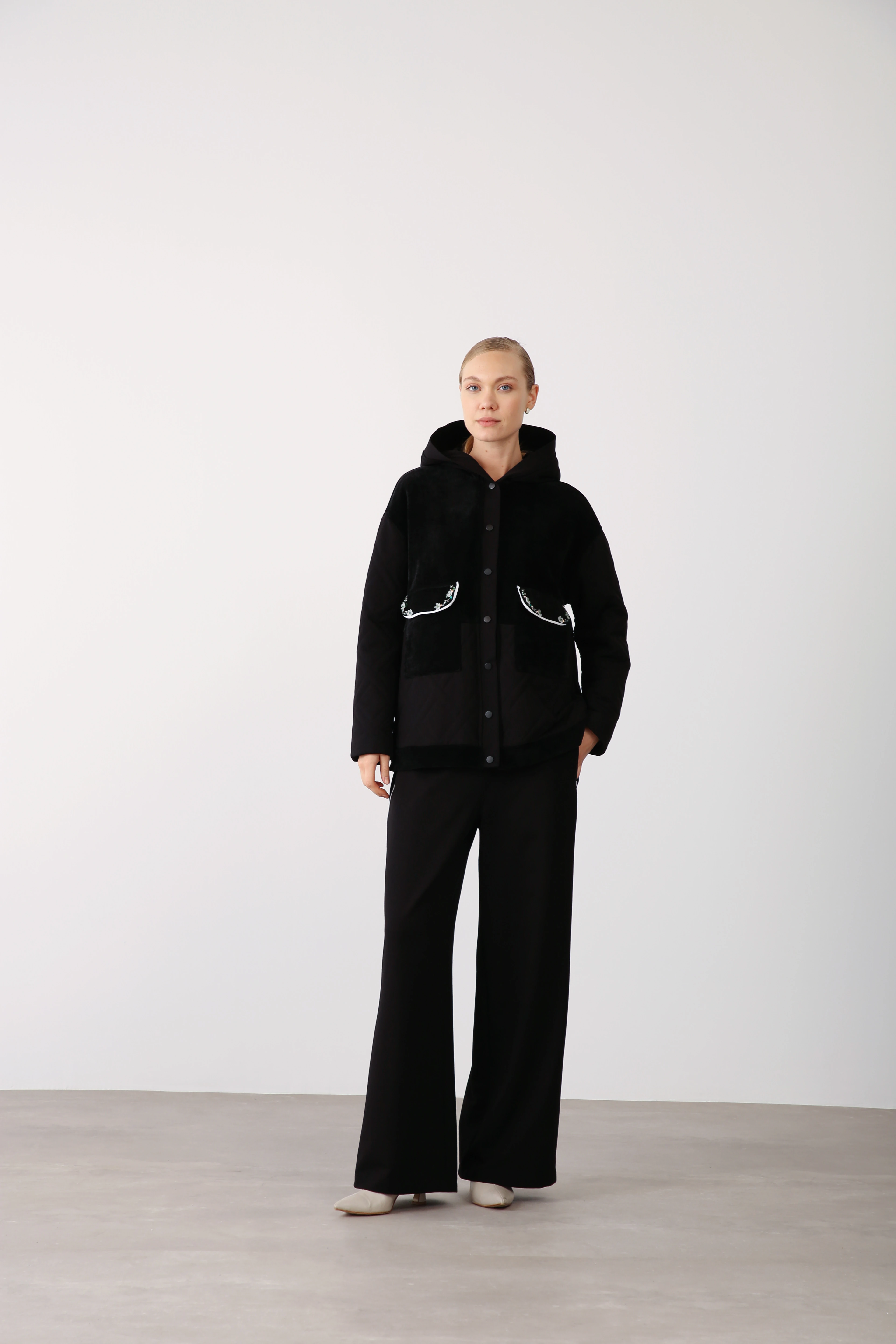 Kapitone Fitilli Cep İşlemeli Kapüşonlu Ceket  Pantolon İkili Takım - Siyah