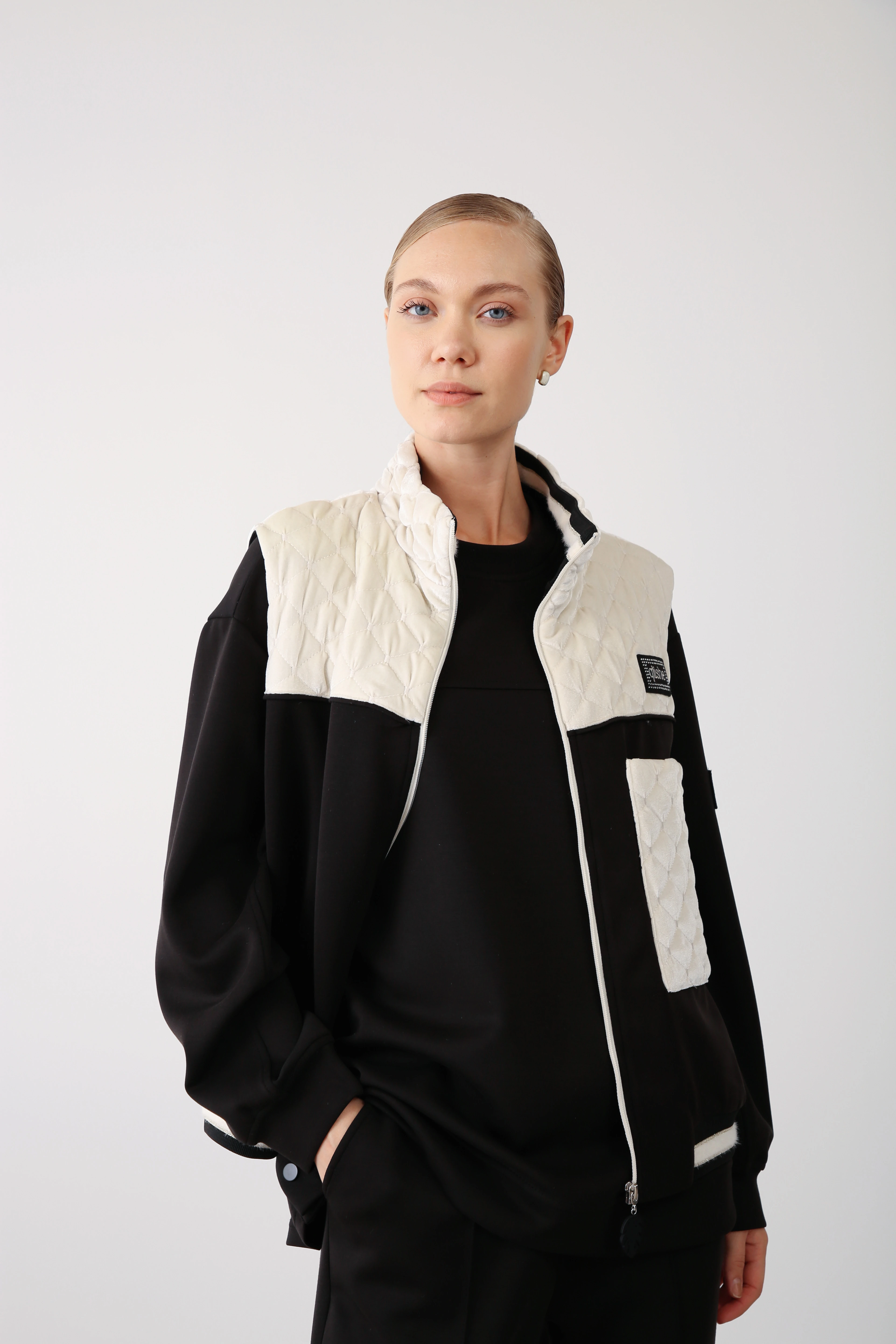 Kapitone Detaylı Üçlü Sweatshirt Yelek Takım