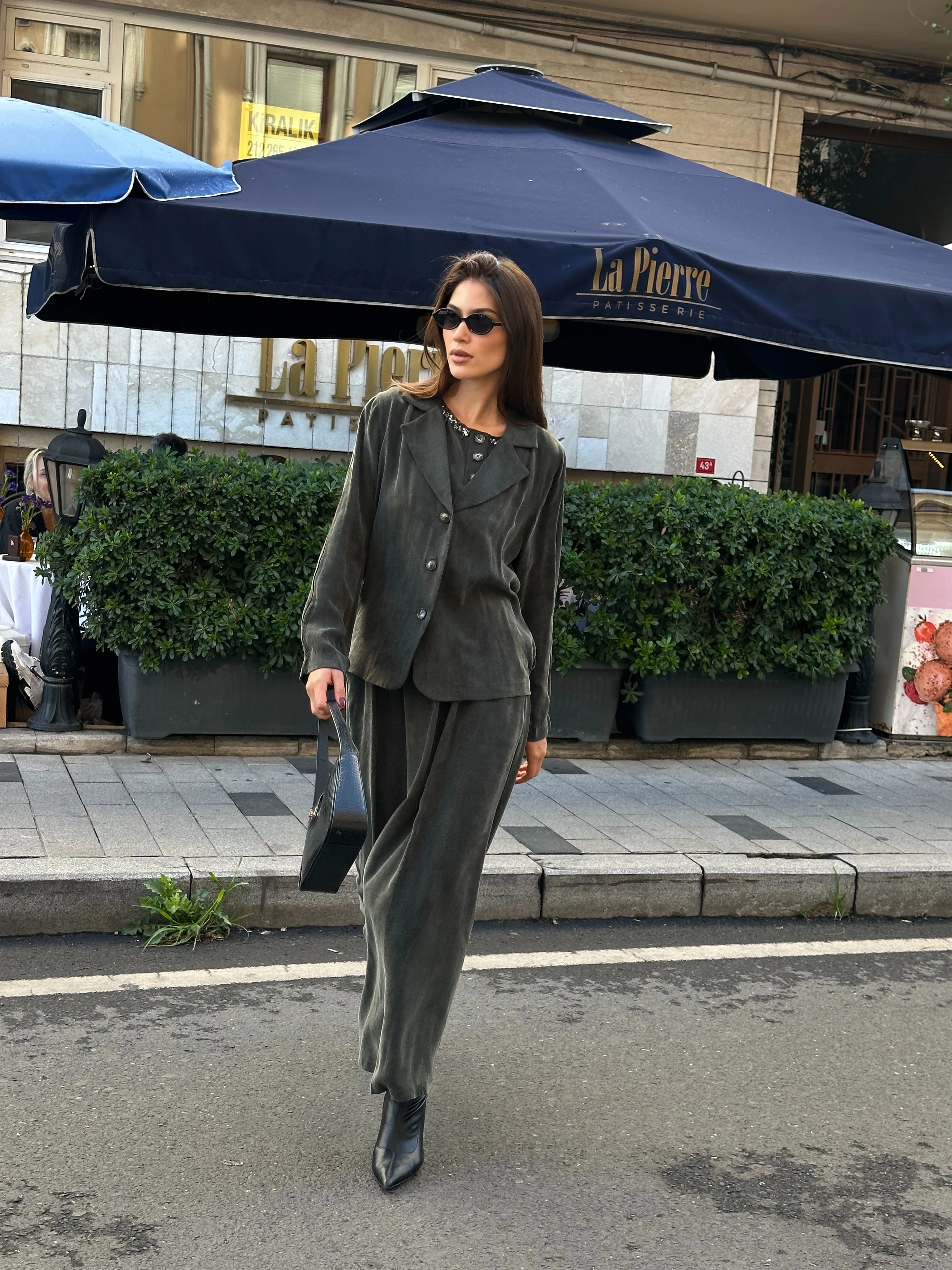 Cupra Dokulu Taş Yaka Detaylı Ceketli Üçlü Etek Takım