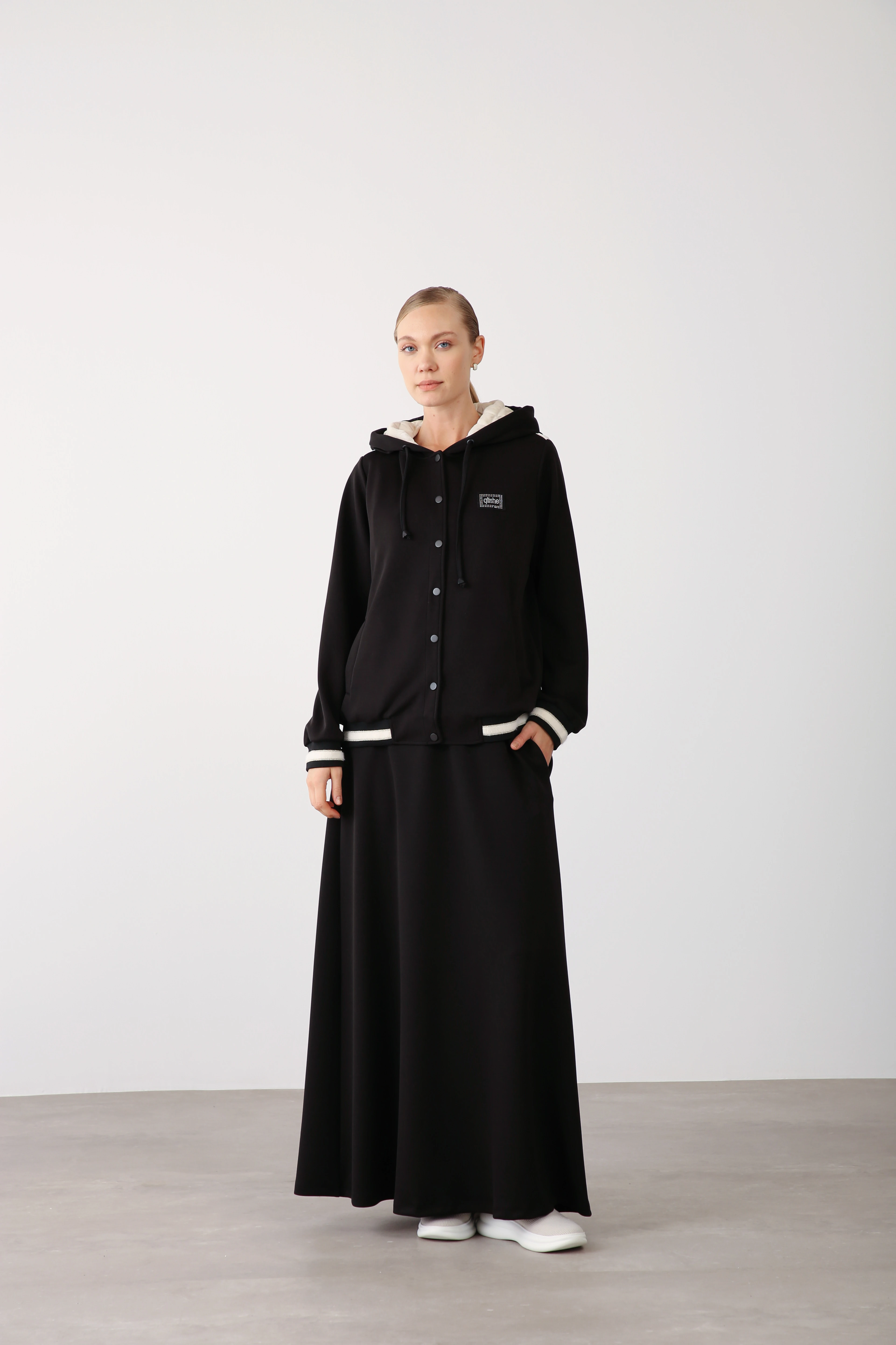 Kapitone Kapüşonlu Çıtçıtlı Ceket Etek Takım - Siyah