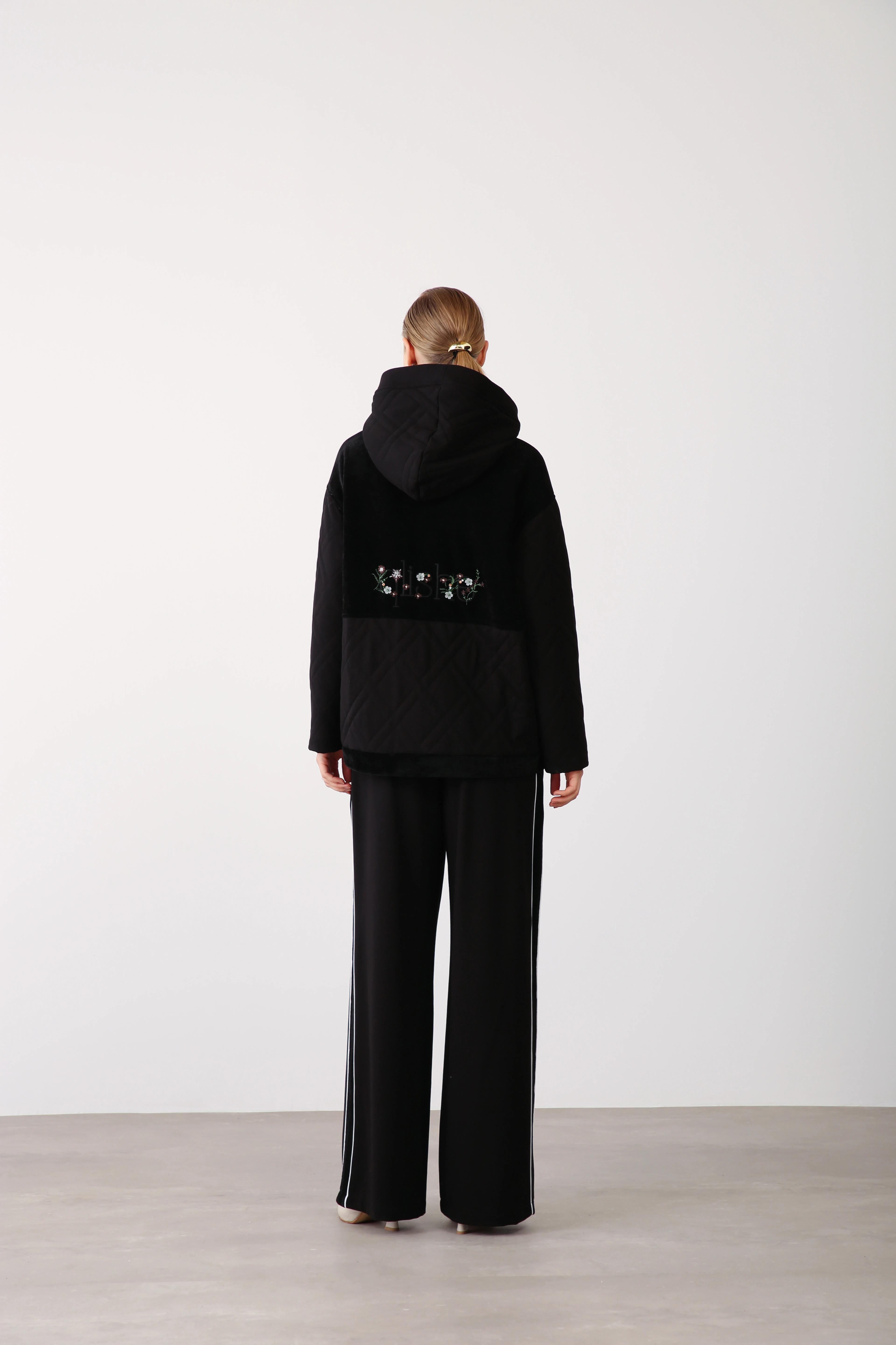 Kapitone Fitilli Cep İşlemeli Kapüşonlu Ceket  Pantolon İkili Takım