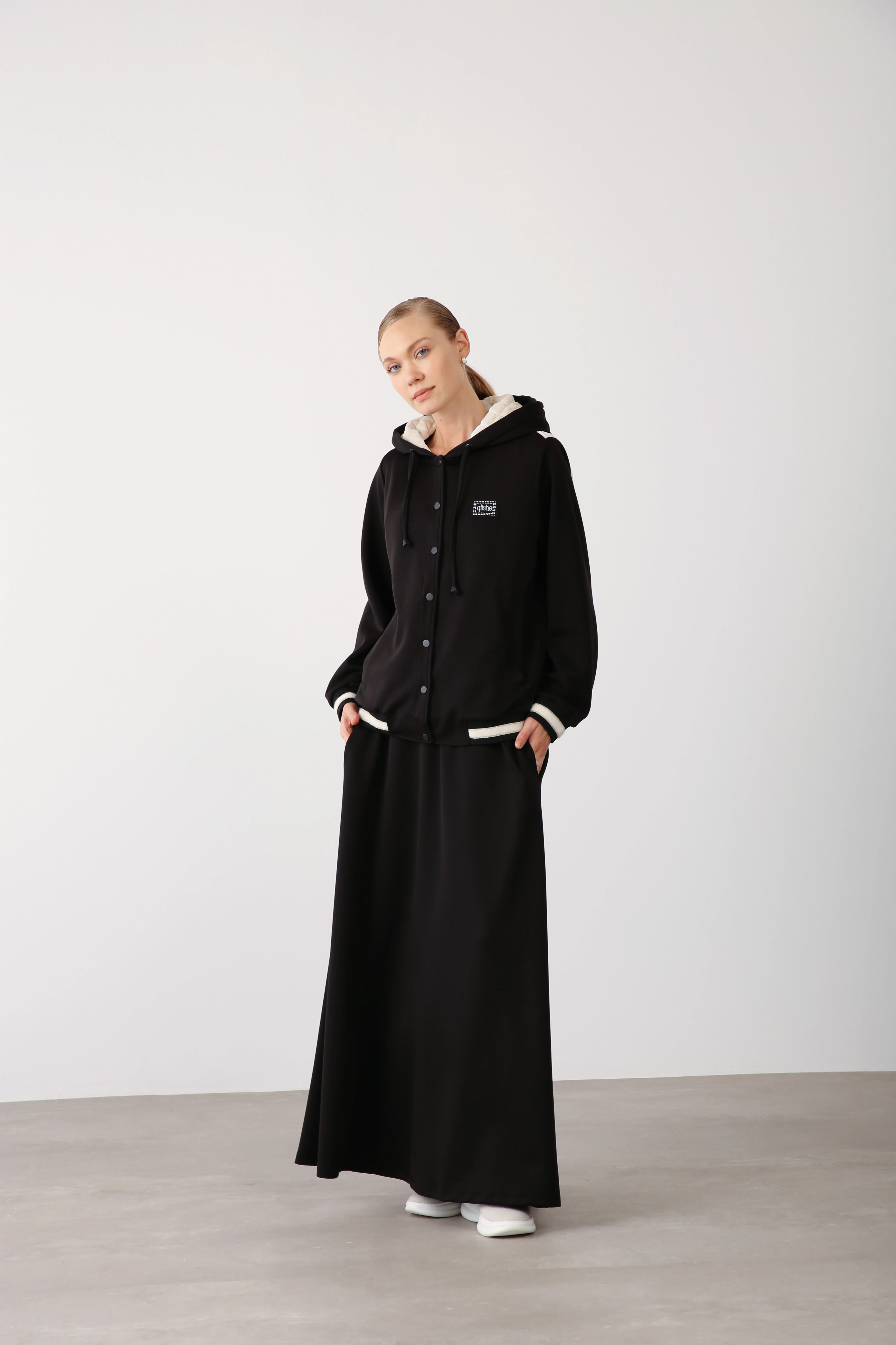 Kapitone Kapüşonlu Çıtçıtlı Ceket Etek Takım