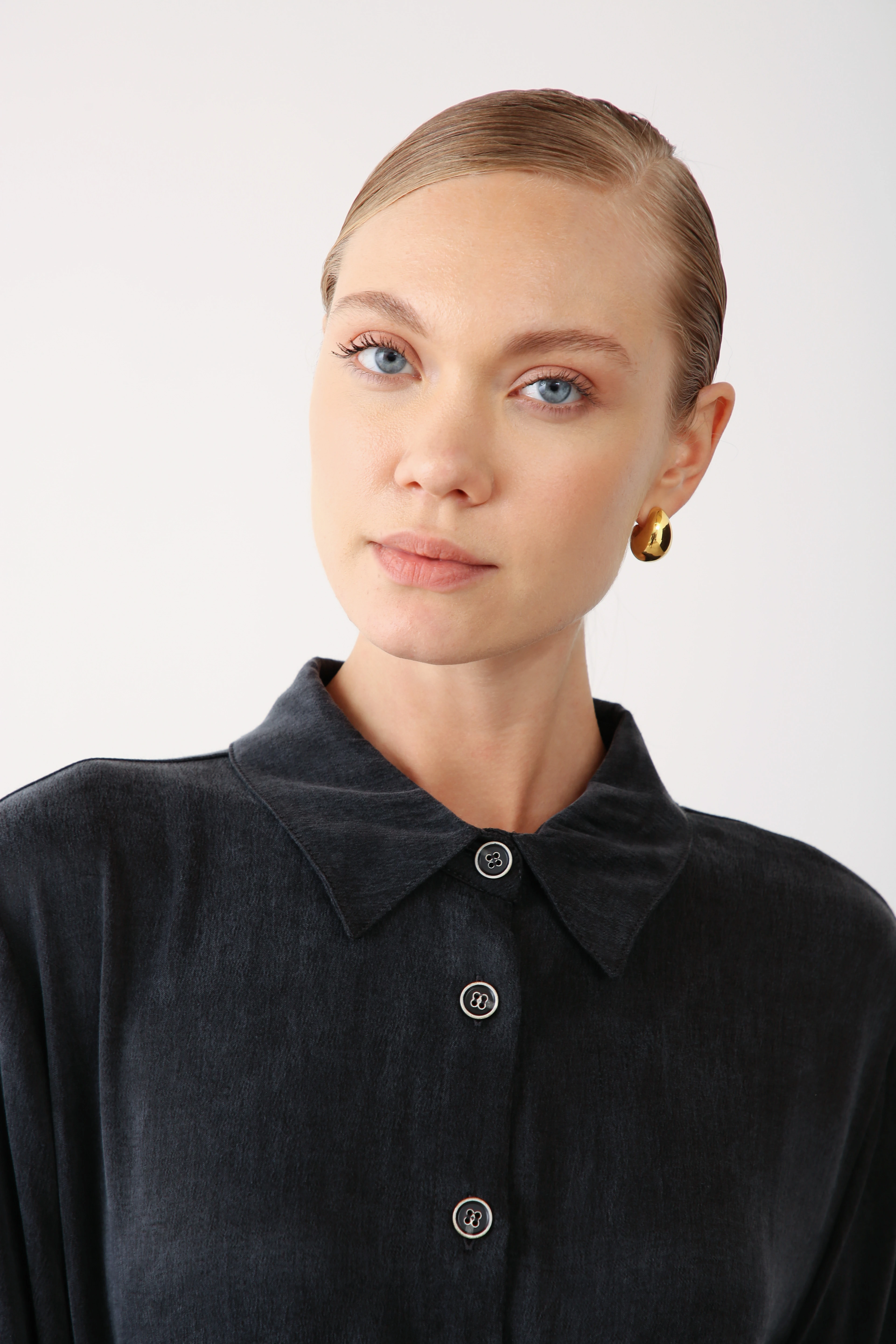 Beli Büzgülü Nakış Detaylı Elbise