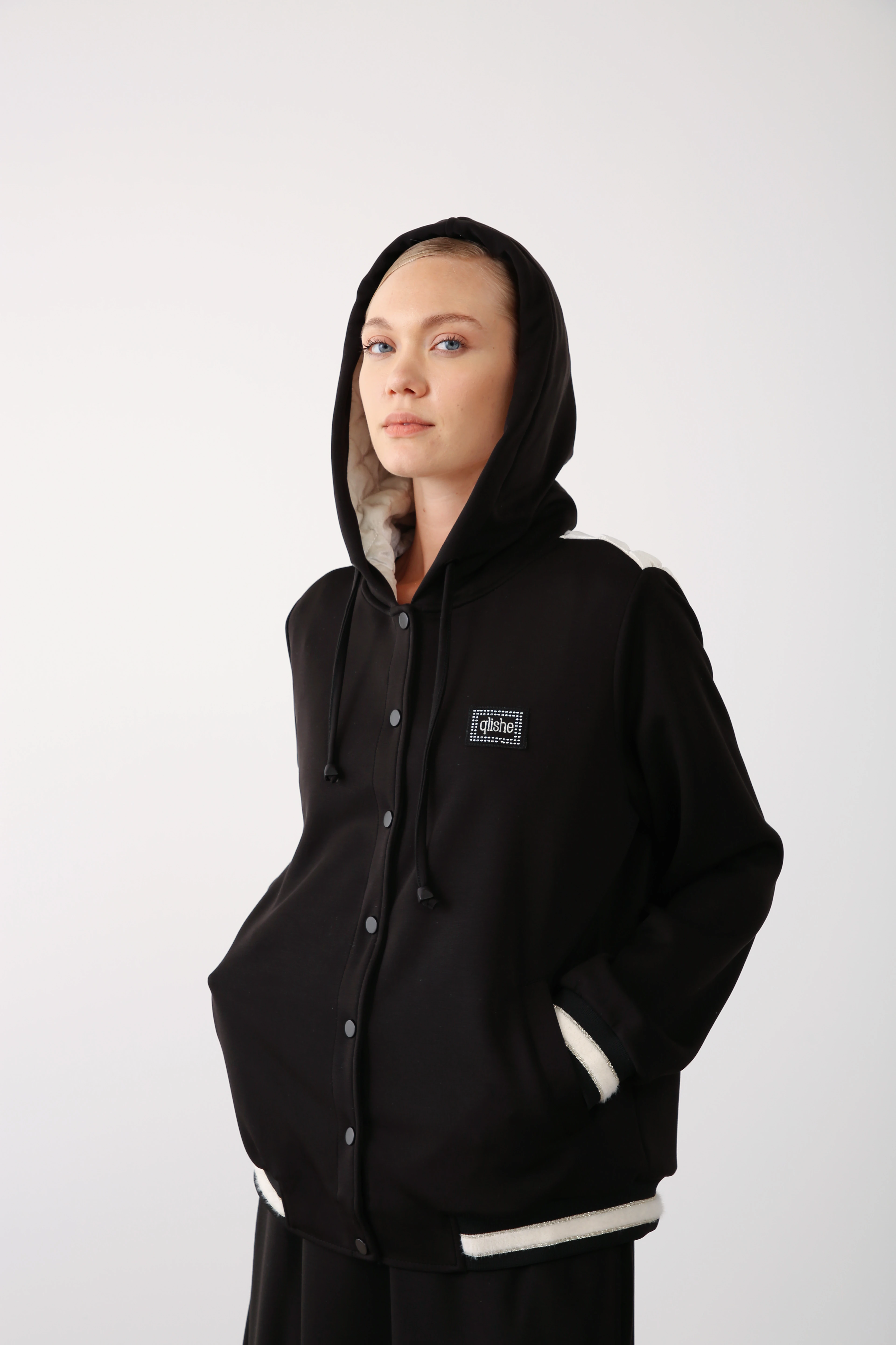 Kapitone Kapüşonlu Çıtçıtlı Ceket Etek Takım