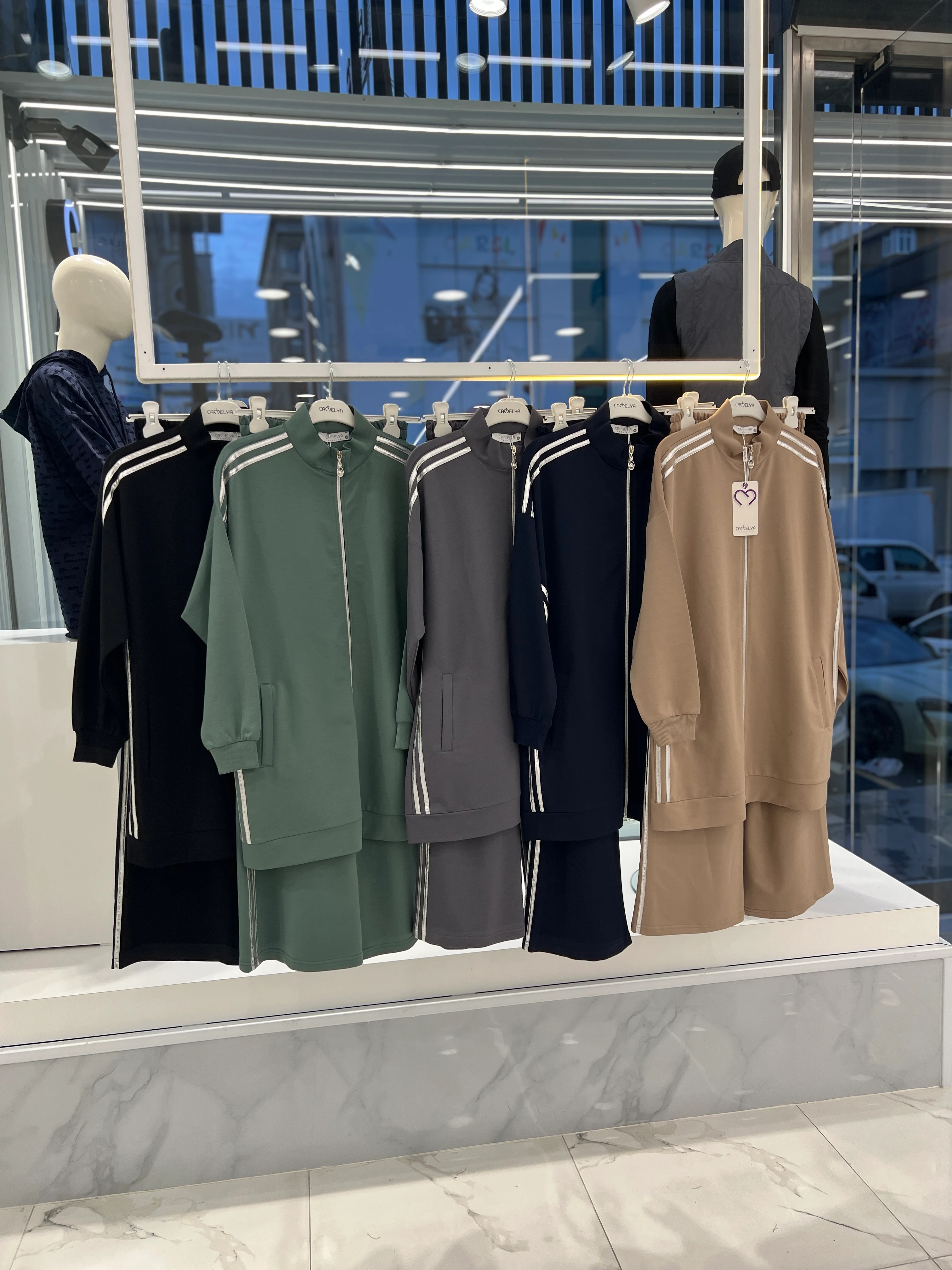 Pamuksu Esnek Kumaş Şerit Detaylı Fermuarlı İkili Takım