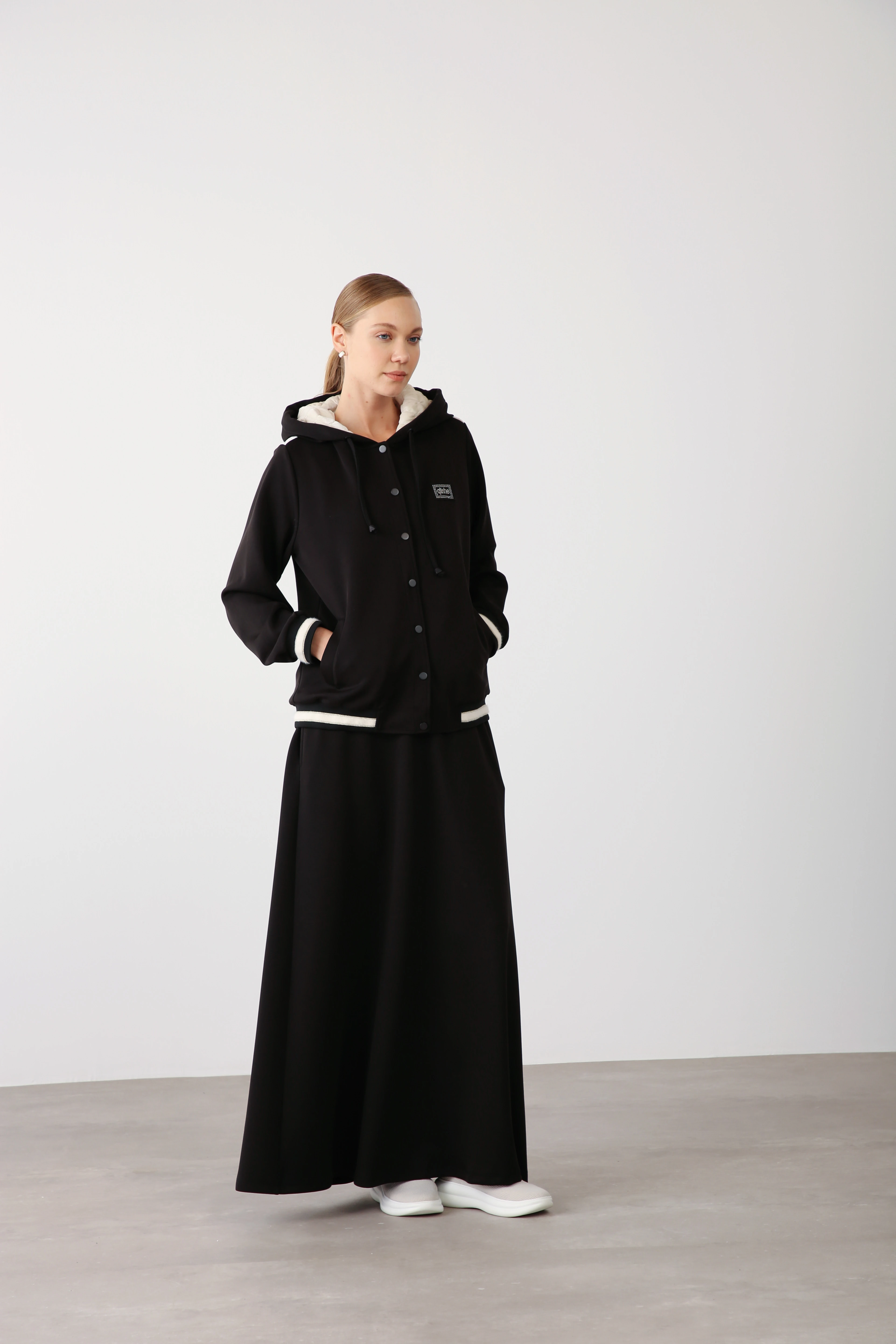 Kapitone Kapüşonlu Çıtçıtlı Ceket Etek Takım