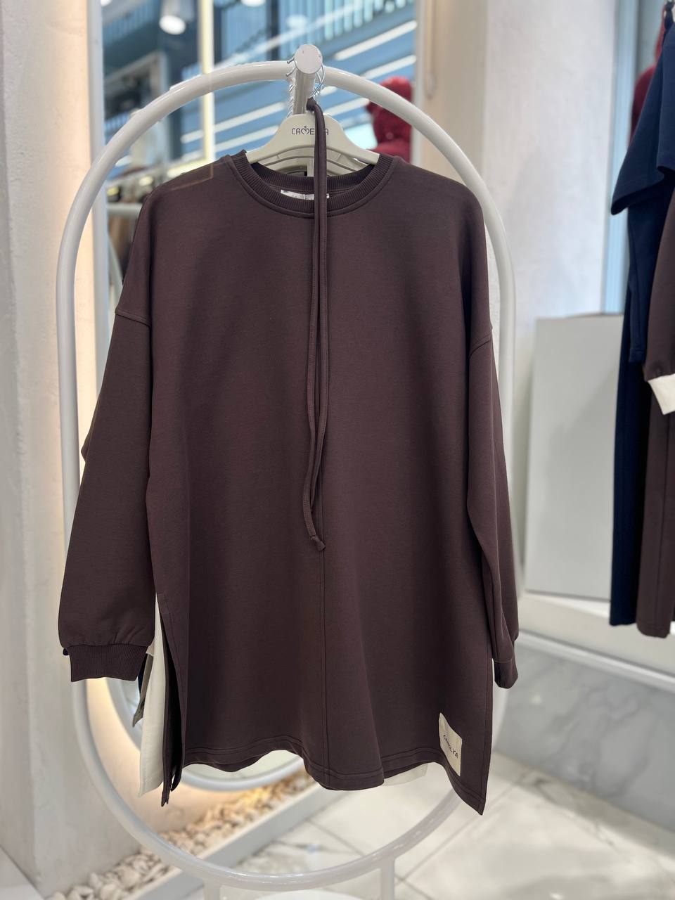 Akıcı Formlu Modern Kesim Yan Detaylı Uzun Tunik - Acı Kahve