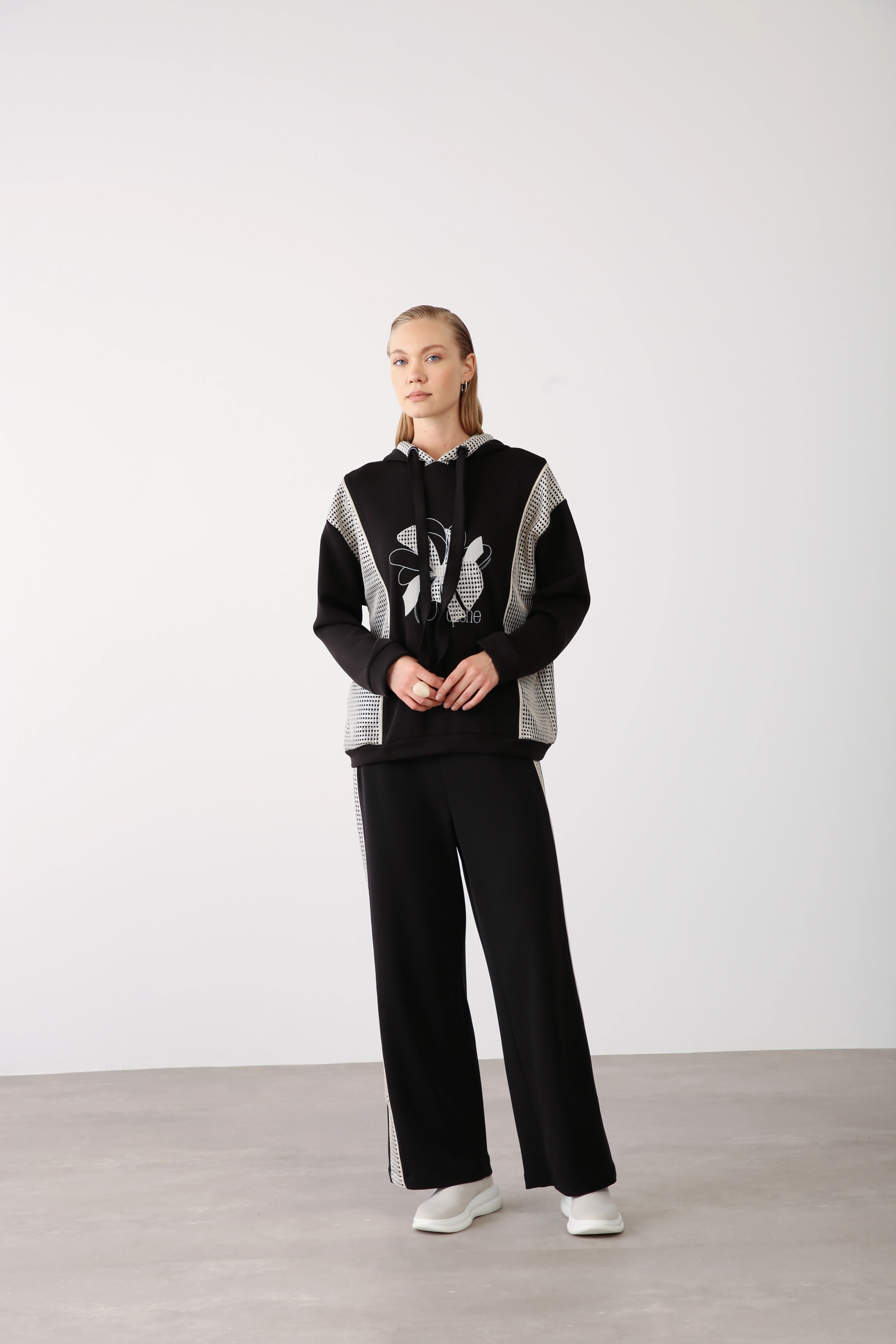 File Detaylı Kapüşonlu Sweatshirt Pantolon Takım - Siyah