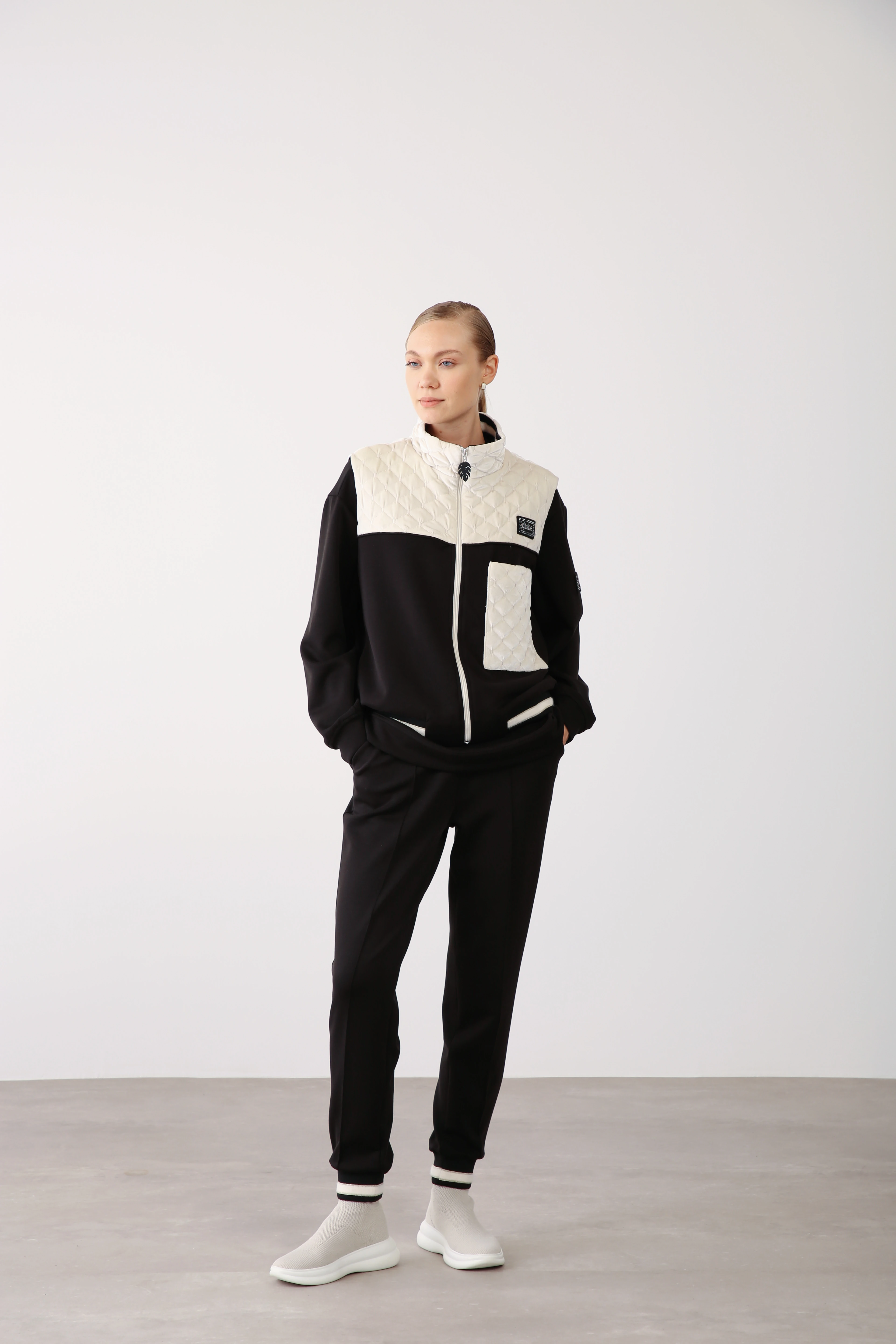 Kapitone Detaylı Üçlü Sweatshirt Yelek Takım