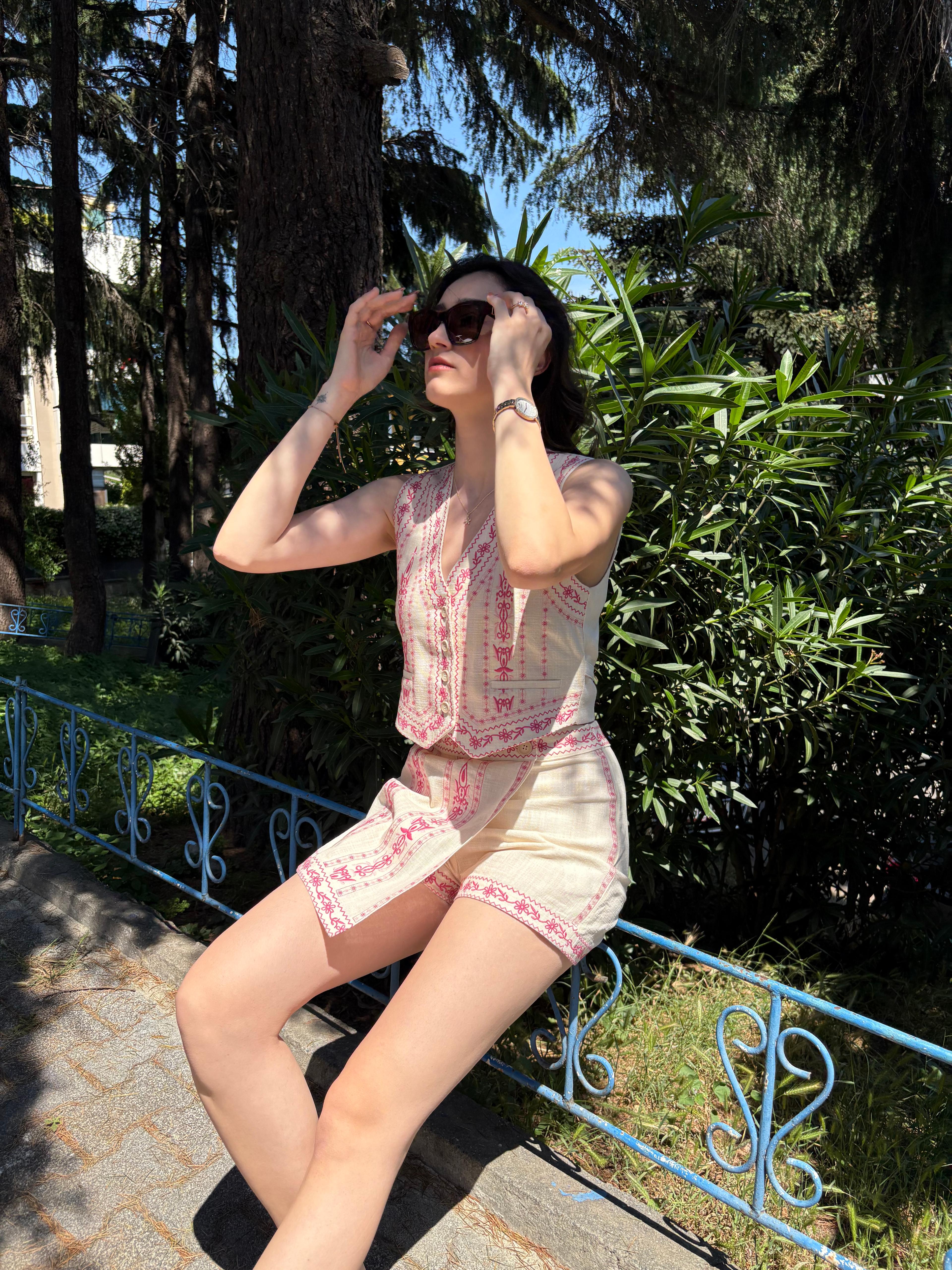 Pembe Etnik Yelekli Takım