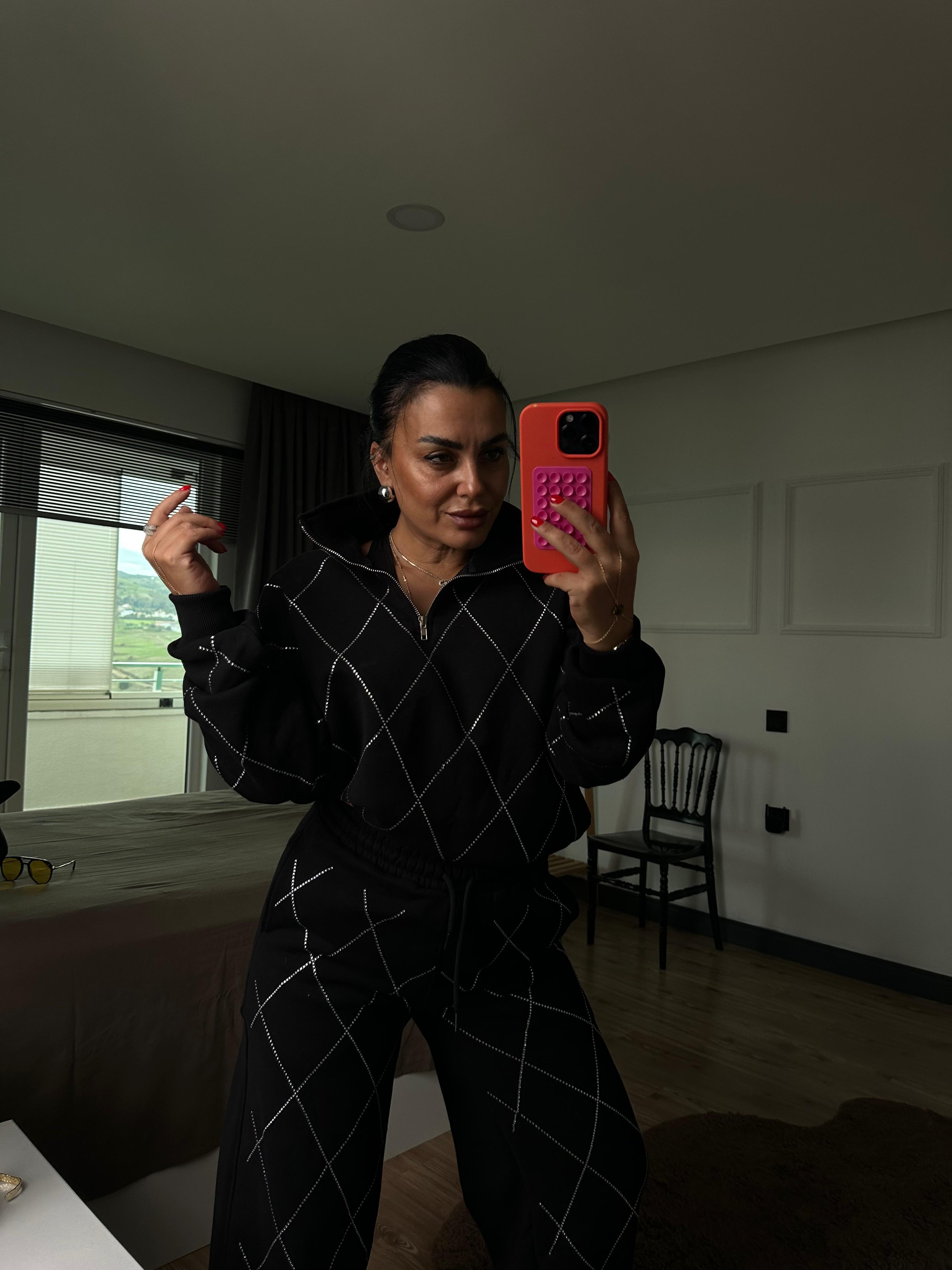 TAŞLI İKİLİ TAKIM