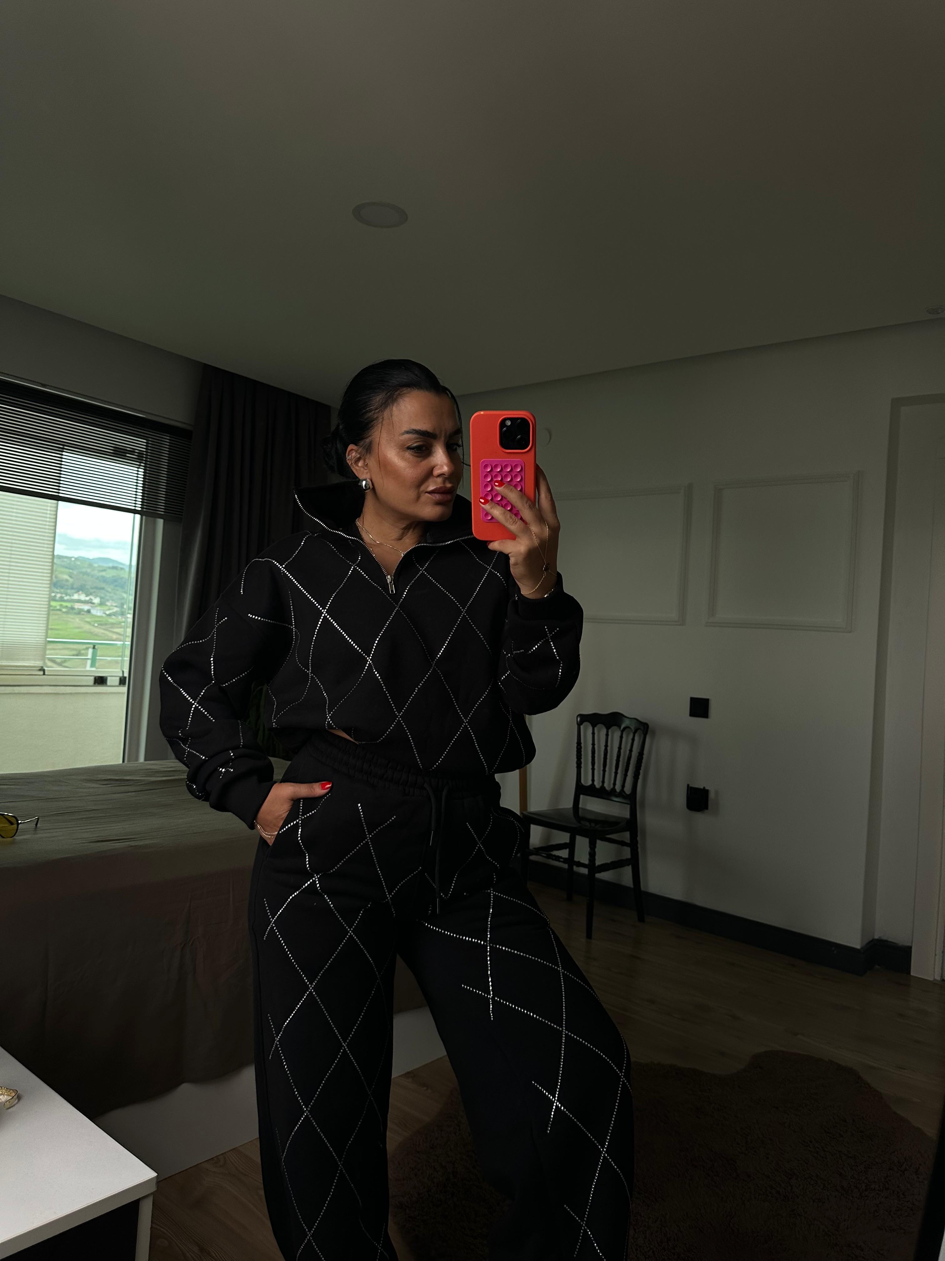 TAŞLI İKİLİ TAKIM