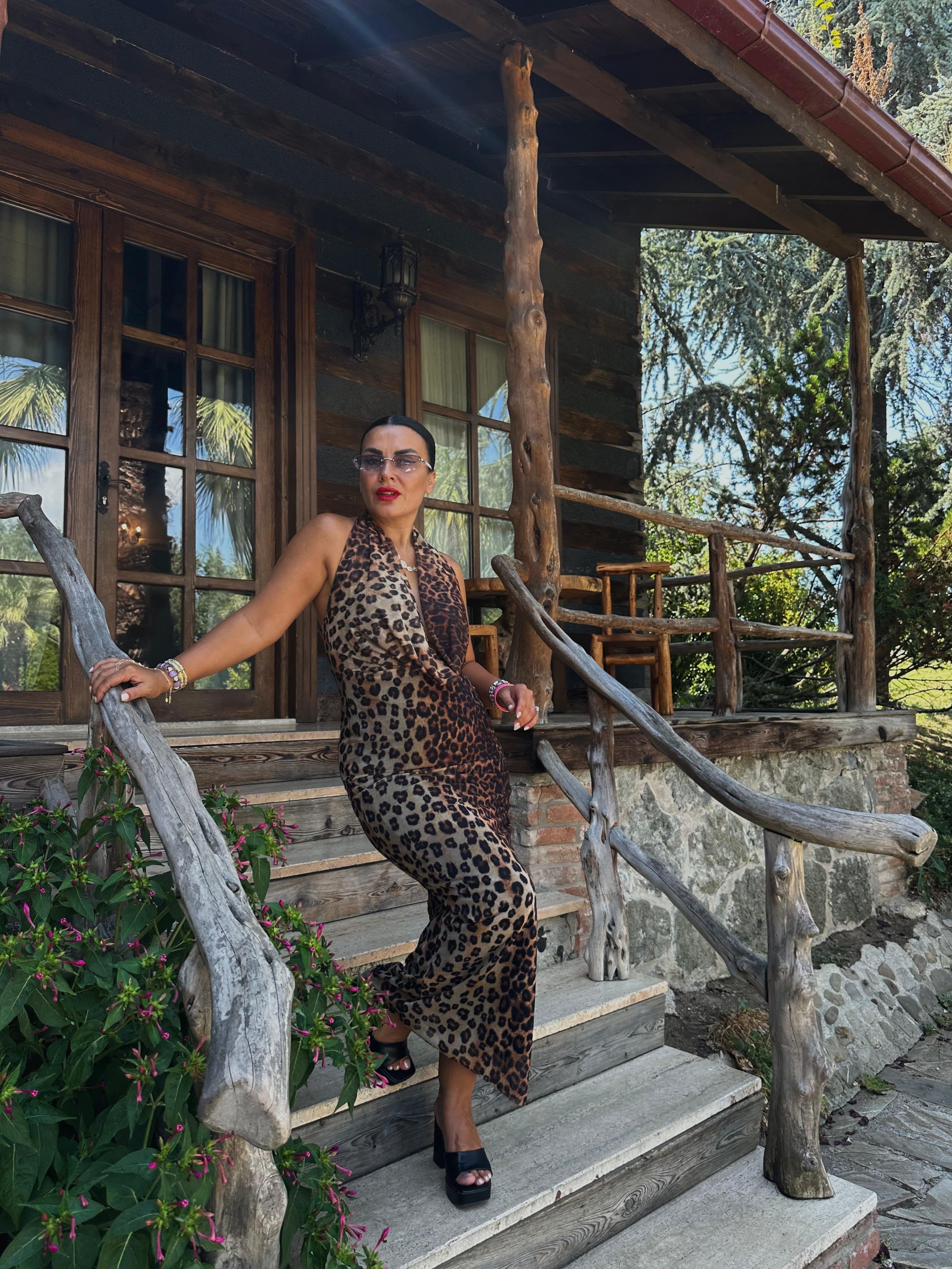 LEOPAR DEGAJE YAKA ELBİSE