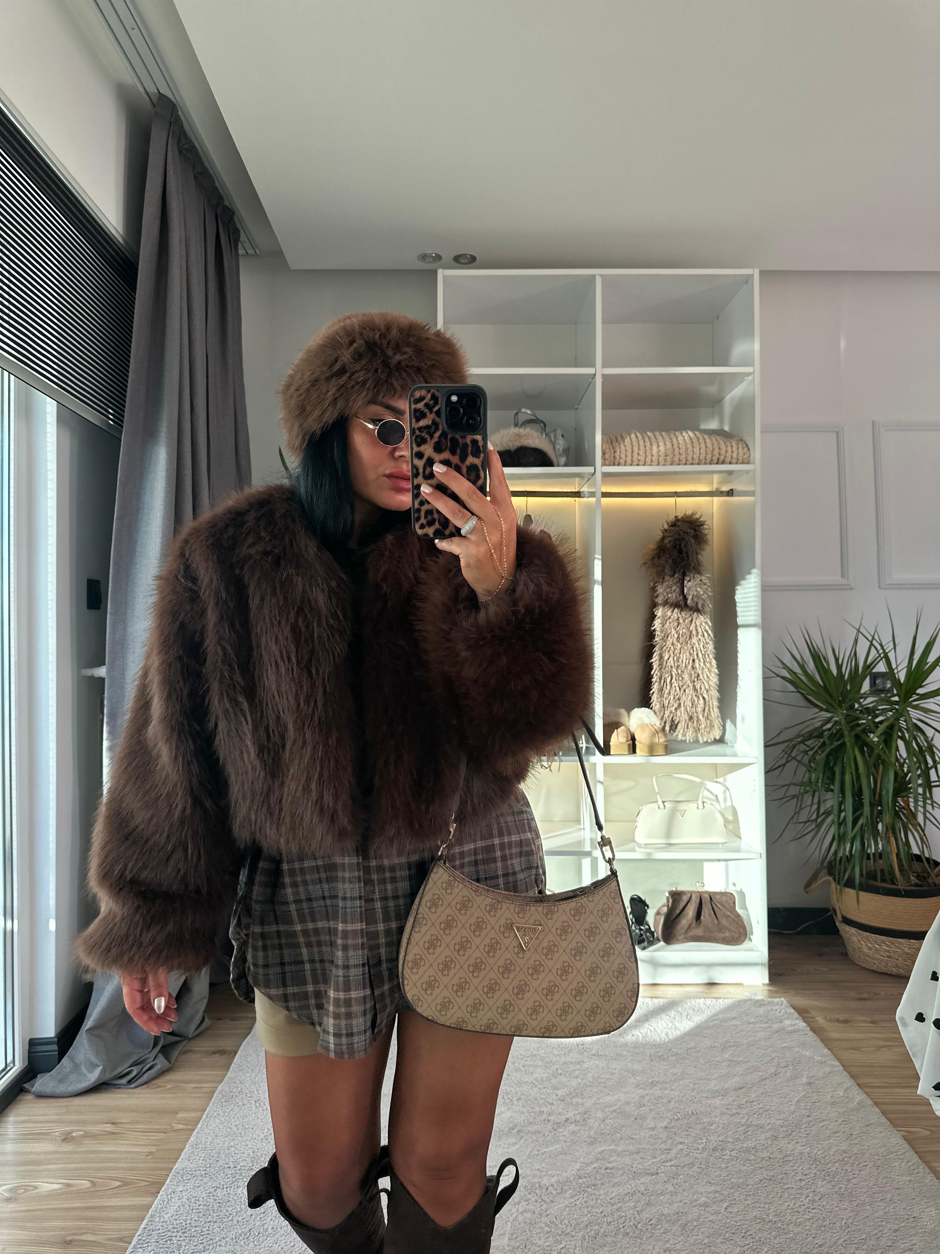 KAHVERENGİ DOLGUN KÜRK