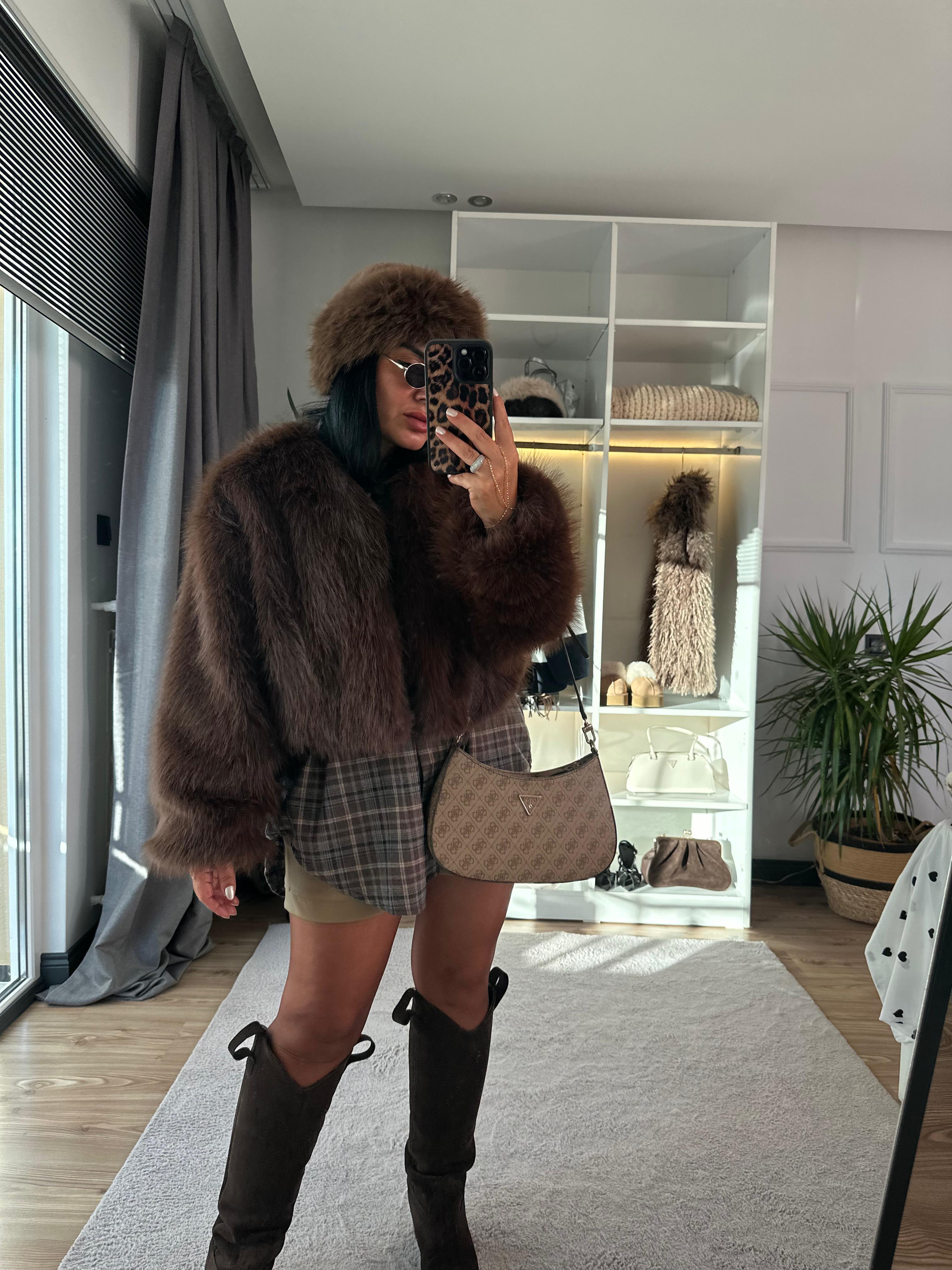 KAHVERENGİ DOLGUN KÜRK