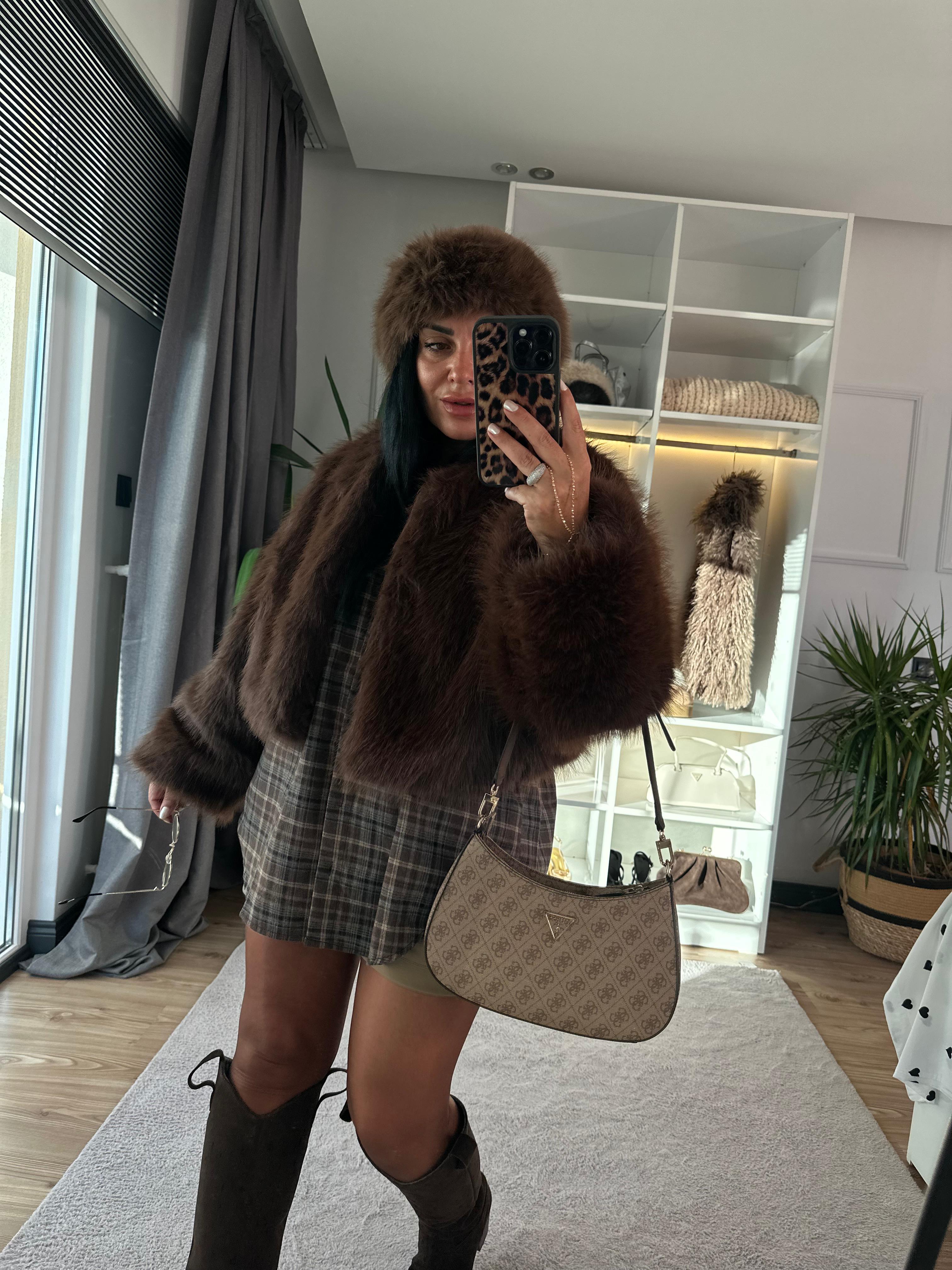 KAHVERENGİ DOLGUN KÜRK