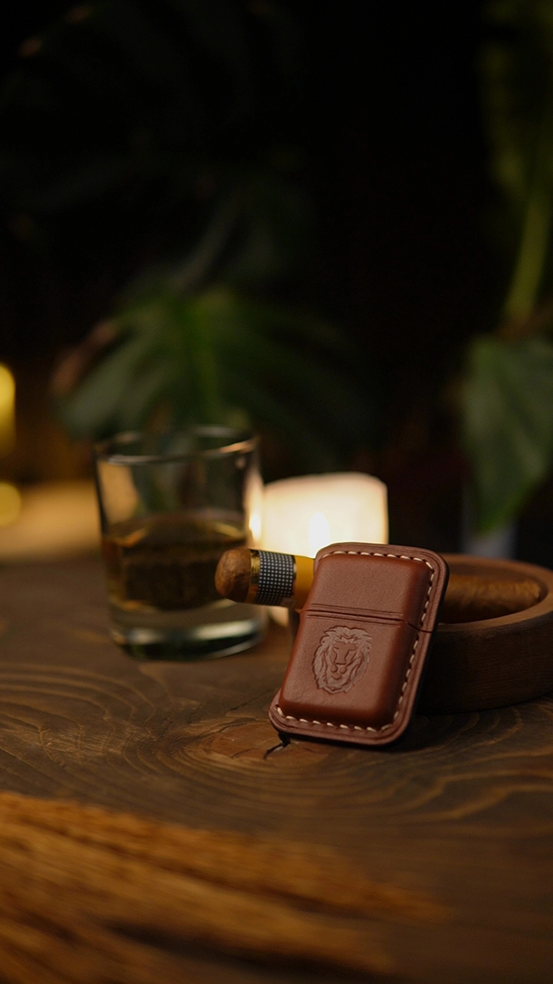 Deri Kaplı Premium Çakmak