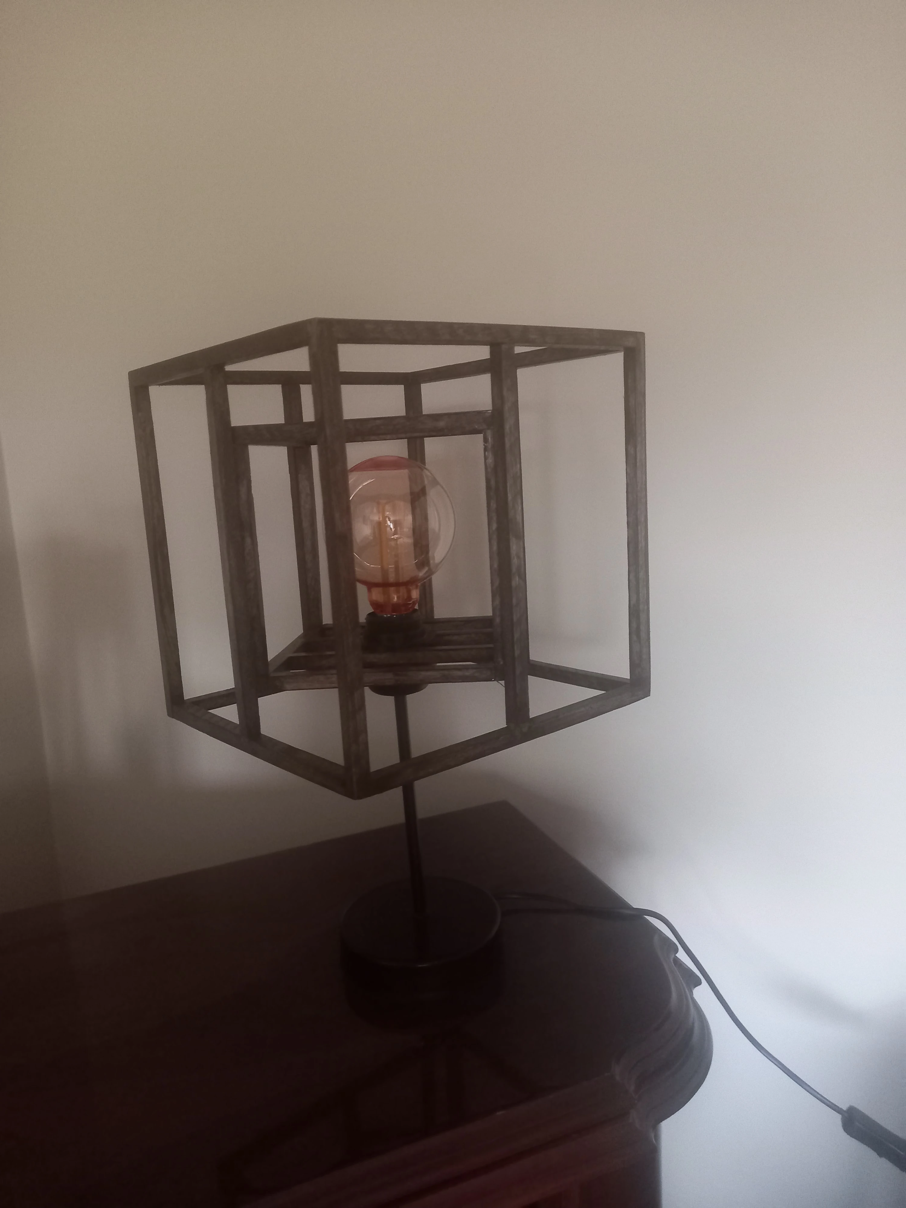 metal ayaklı gece lambası el yapımı 