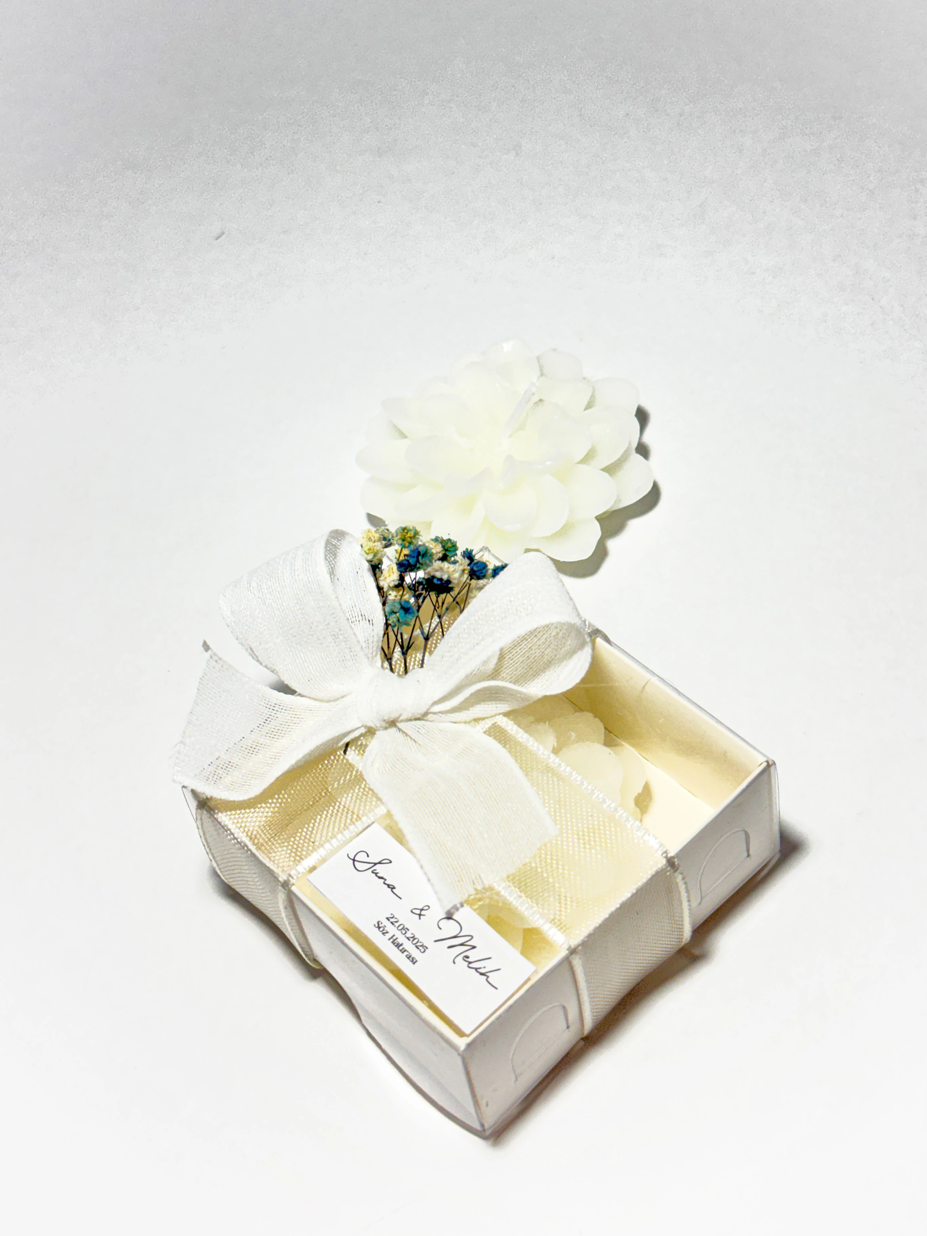 Beyaz Süslemeli Kutuda Lotus Mum - 20 Adet - Doğum, Söz, Nişan, Düğün Hediyelikleri