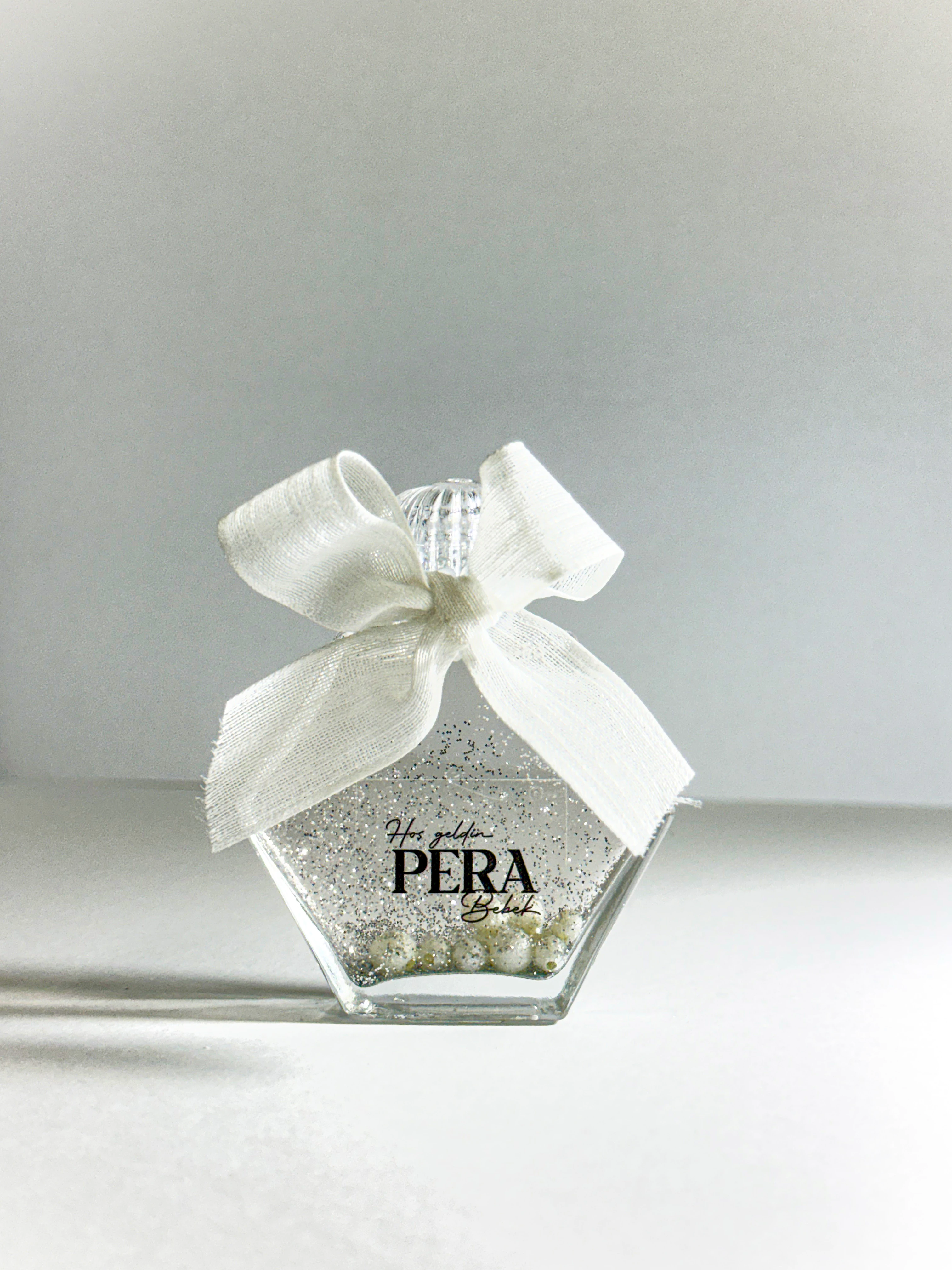 Altıgen Cam Şişede Dekoratif Kolonya - İnci ve Sim Süslemeli - 20 Adet - Nişan, Düğün Hediyelikleri