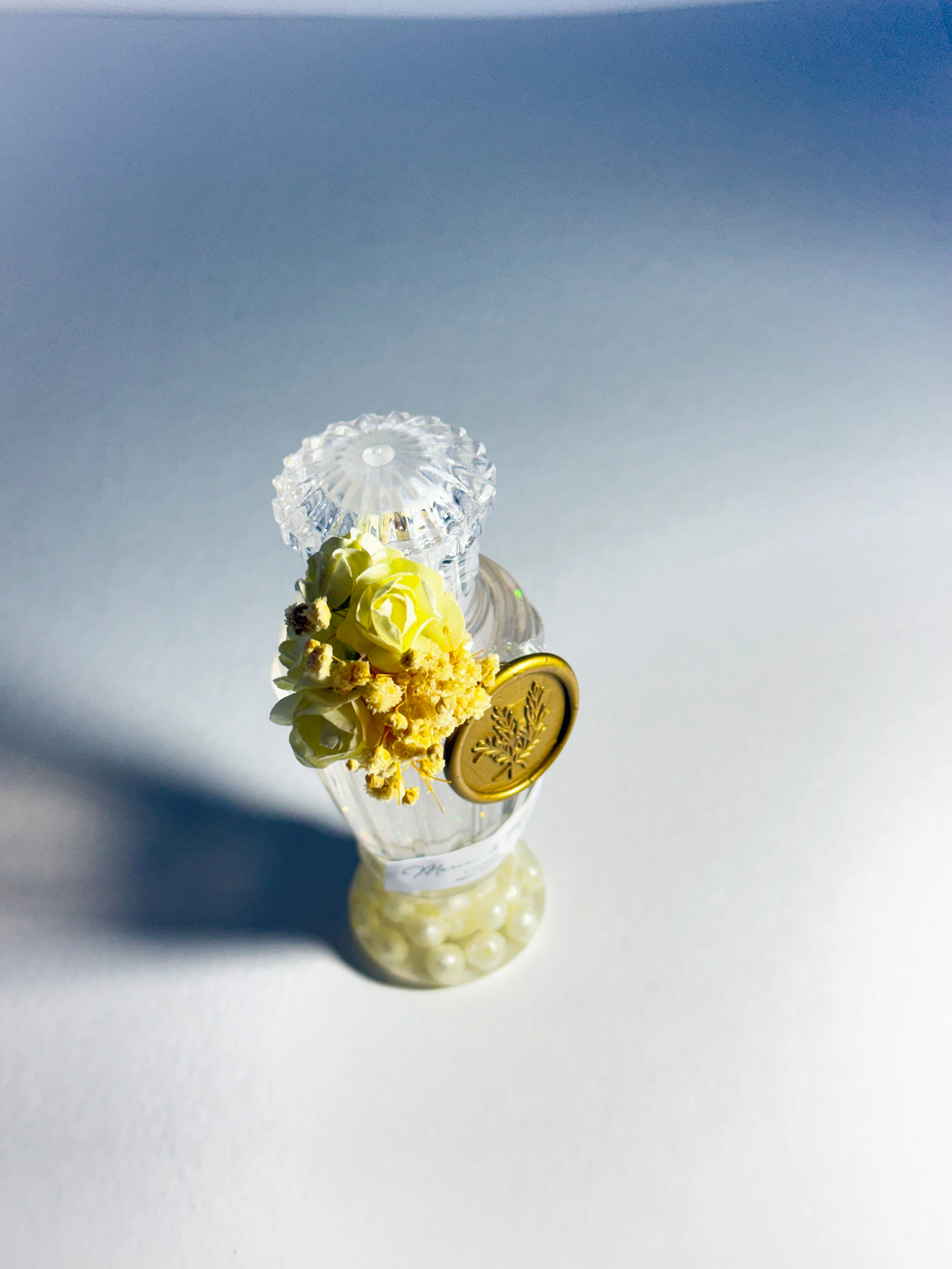 Büyük Plastik Şişede Dekoratif Kolonya - Mühür ve Beyaz Simli - 20 Adet - Düğün Hediyelikleri