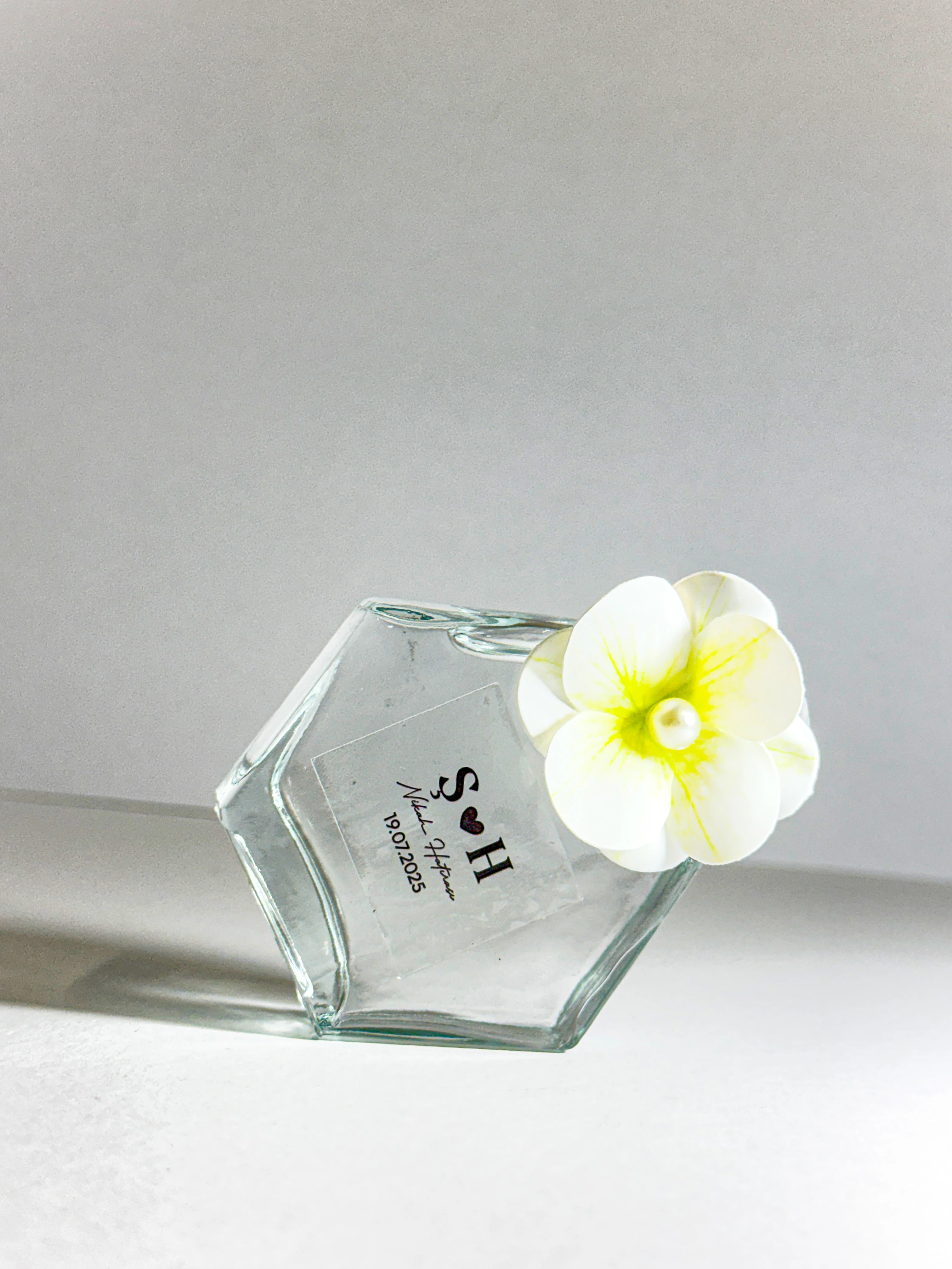 Altıgen Cam Şişede Dekoratif Kolonya - Çiçek Süslemeli - 20 Adet - Söz, Nişan, Düğün Hediyelikleri