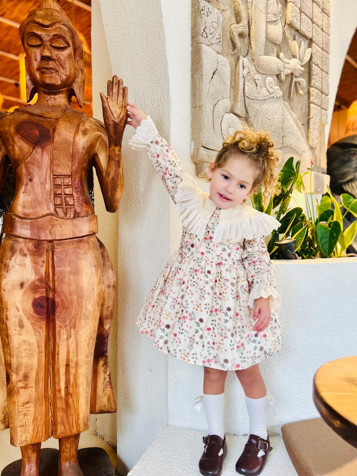 Çiçek Detaylı Prenses Elbise