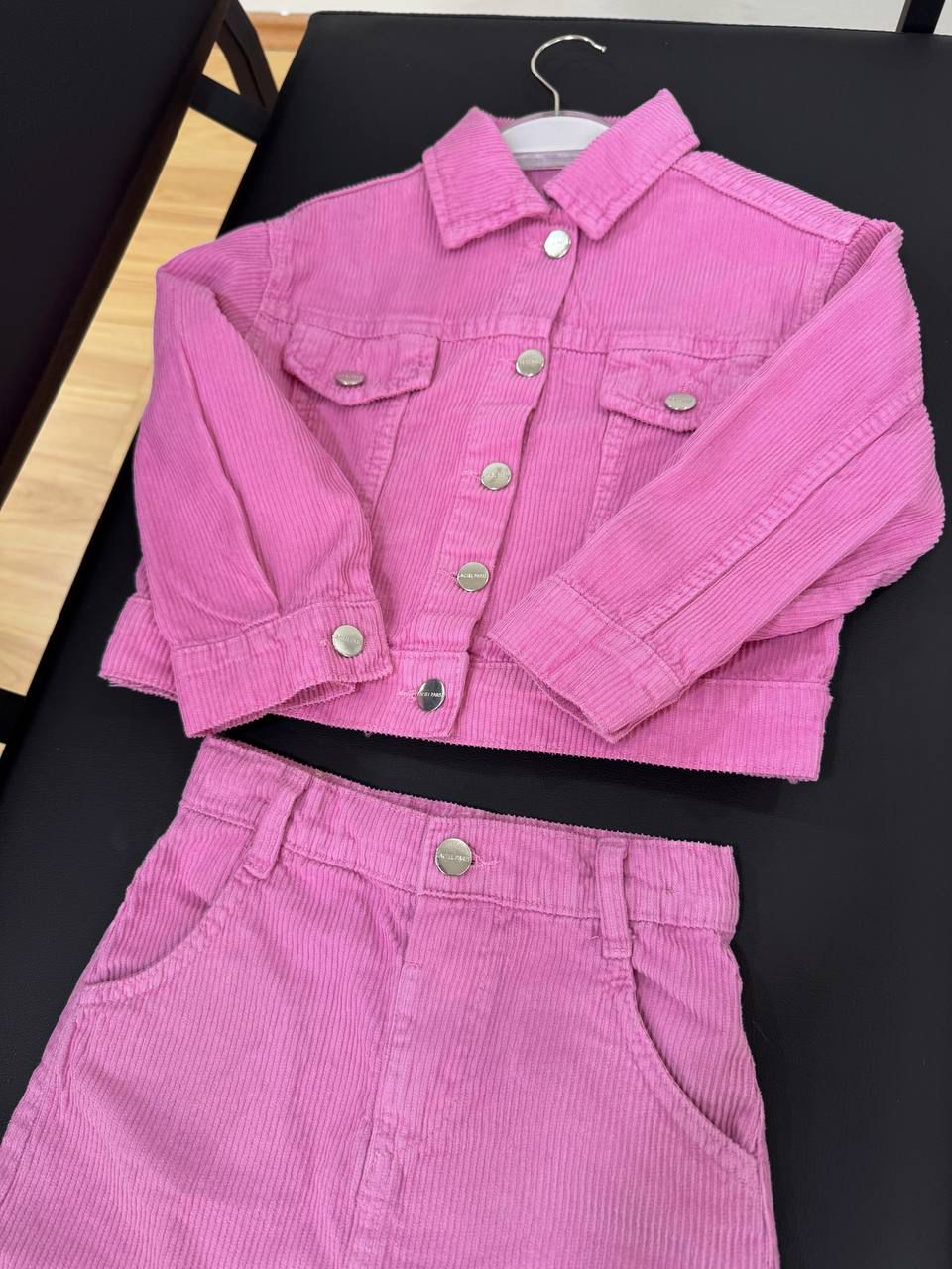 Pembe Kadife Ceketli Takım