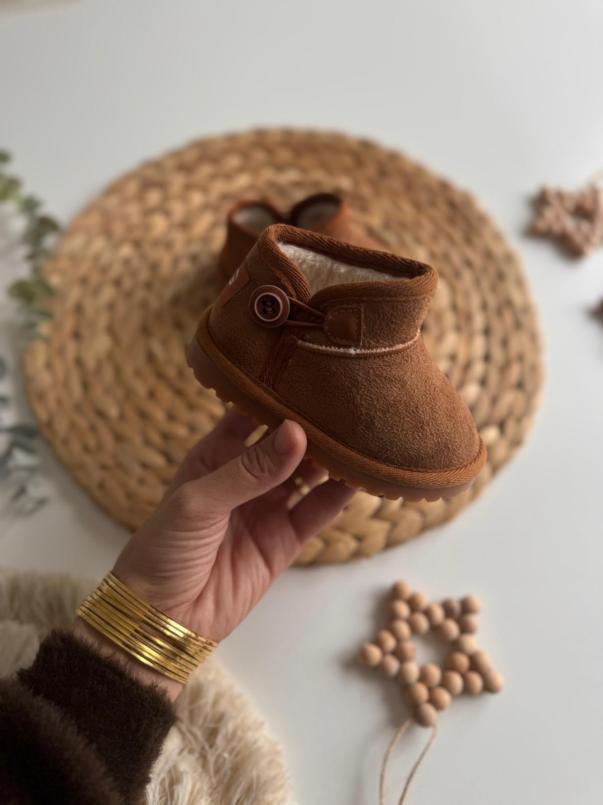 Taba Düğme Detaylı Ayakkabı