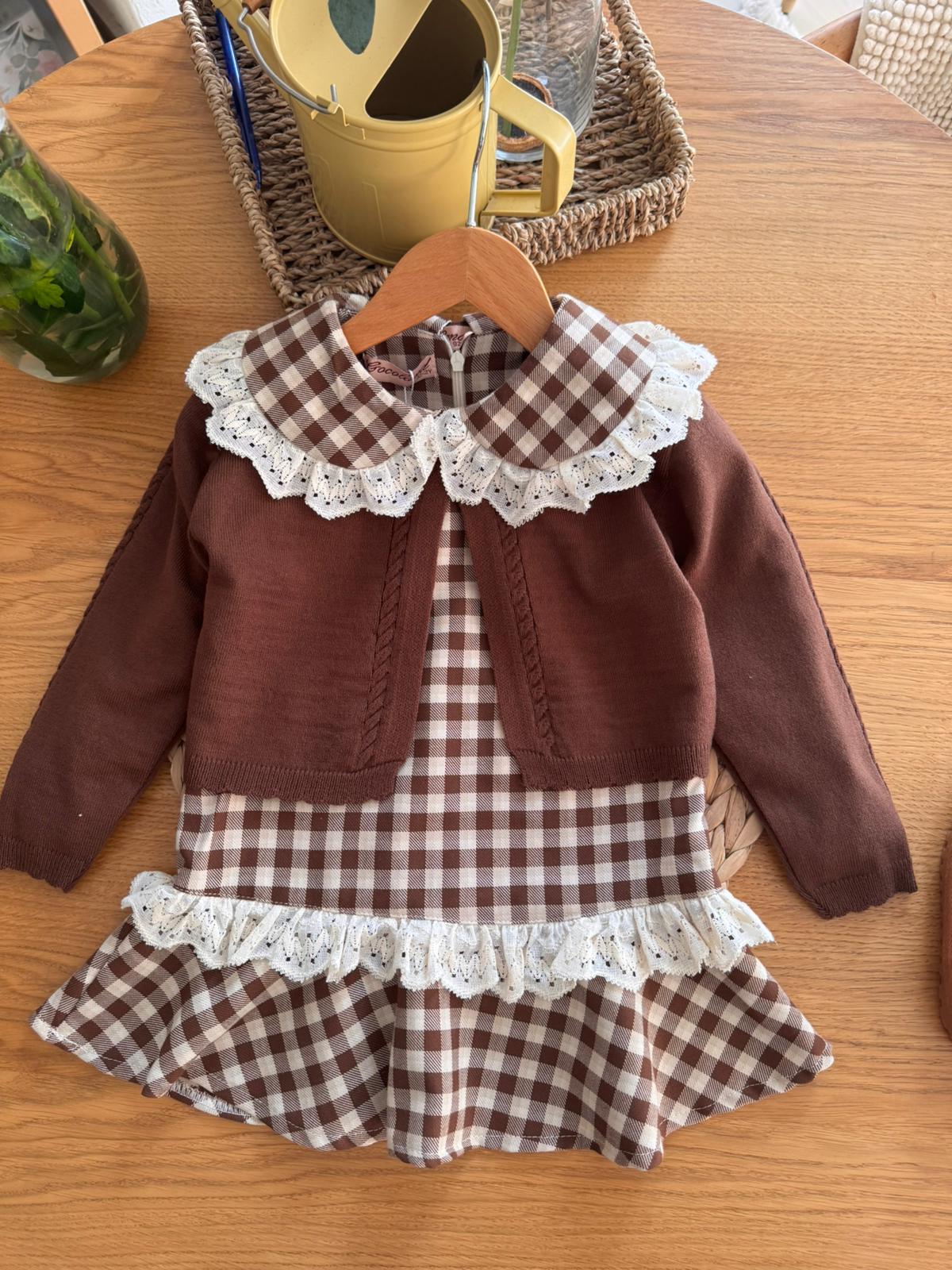 Kahverengi Hırkalı Elbise