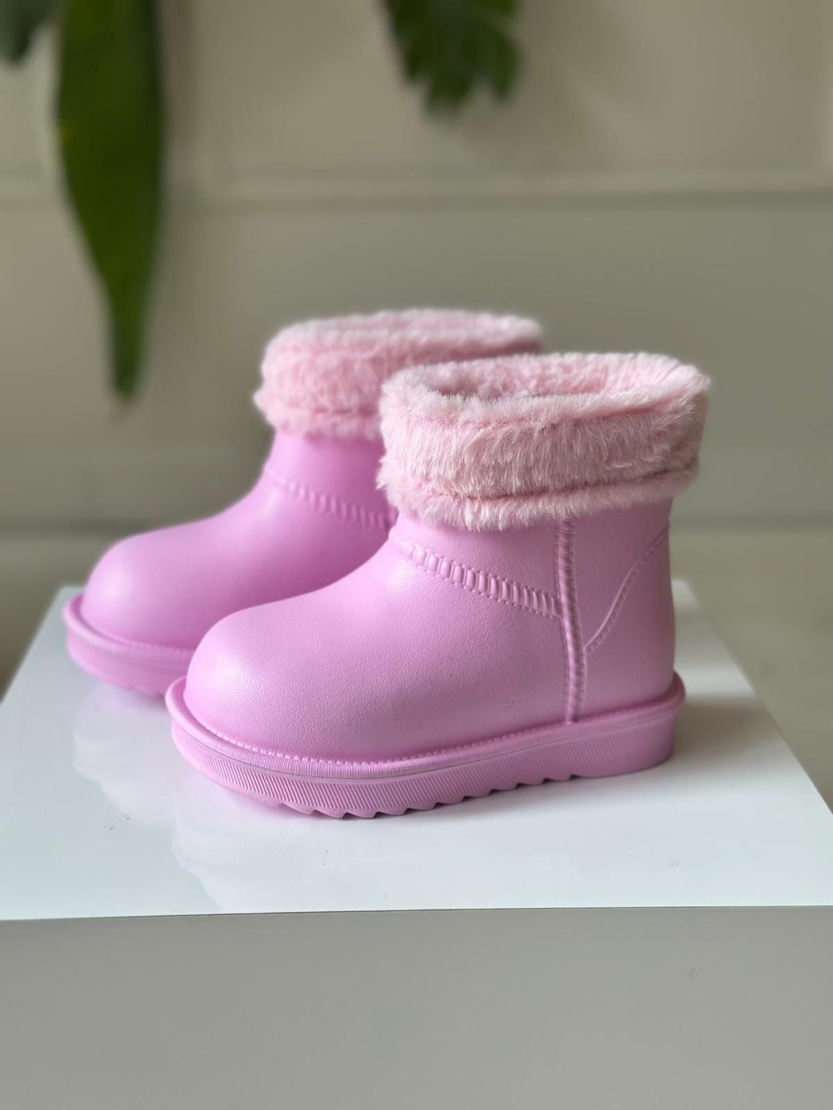 Pembe Kürklü Bot