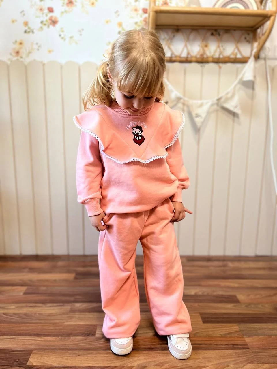 Mevsimlik Yakalı Eşofman Takımı