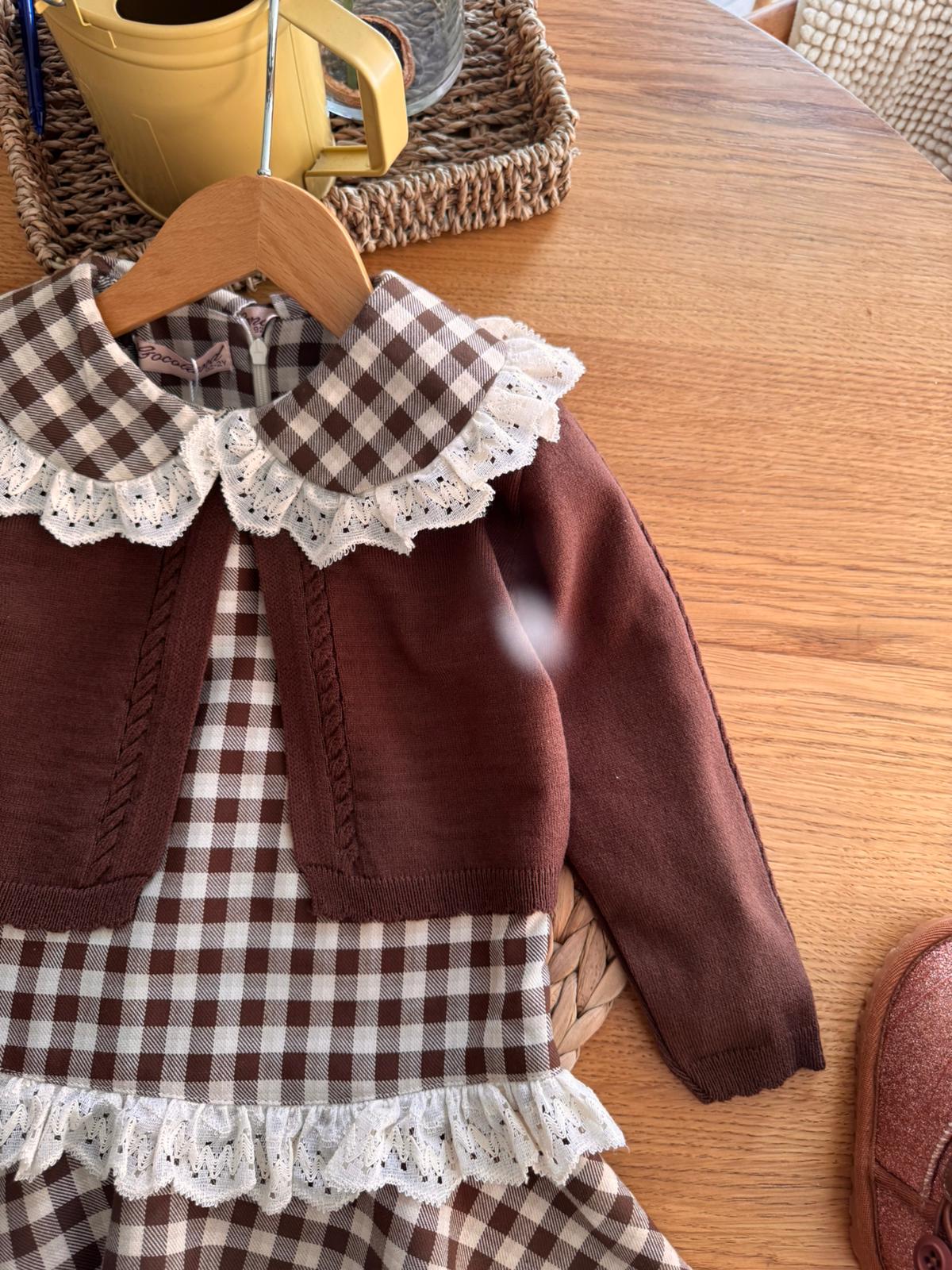 Kahverengi Hırkalı Elbise