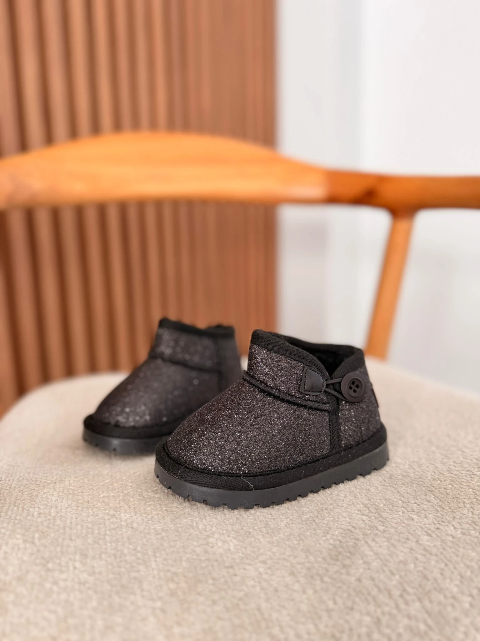 Siyah Simli Düğmeli Ayakkabı