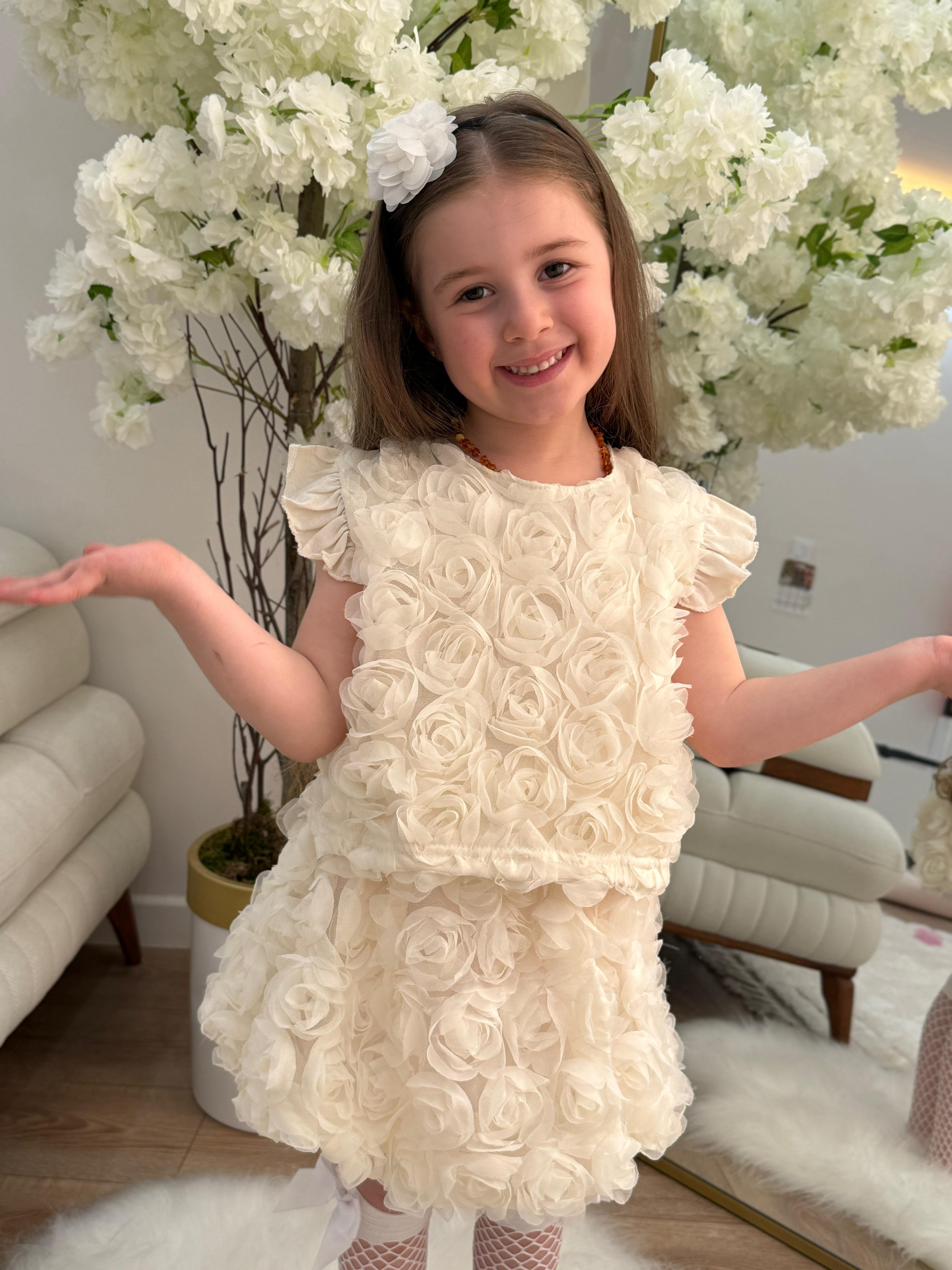 Krem Gül Detaylı Etekli Takım