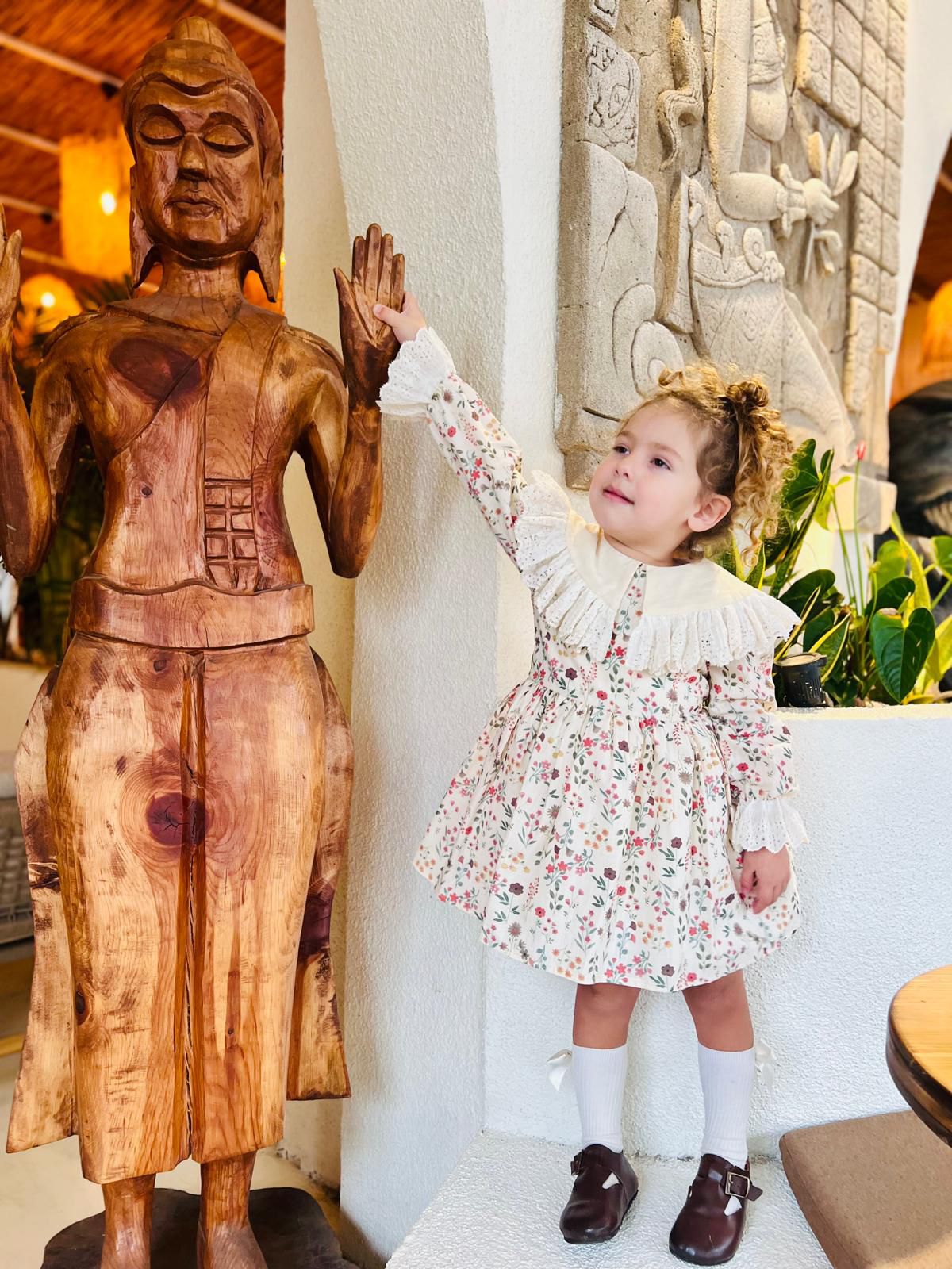 Çiçek Detaylı Prenses Elbise