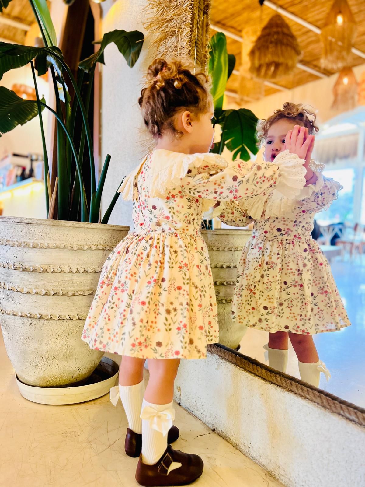 Çiçek Detaylı Prenses Elbise