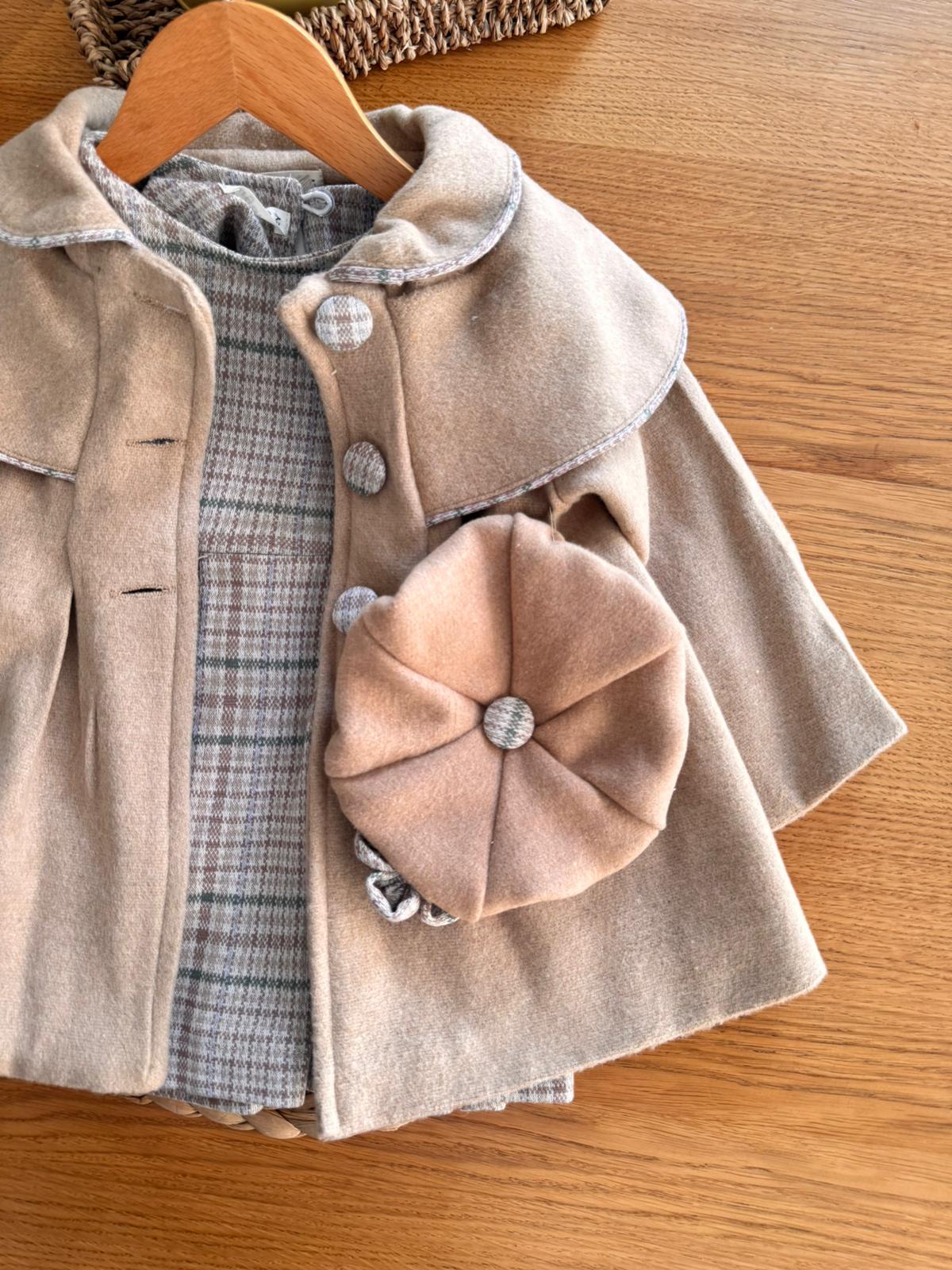 Kaşe Kabanlı Elbise