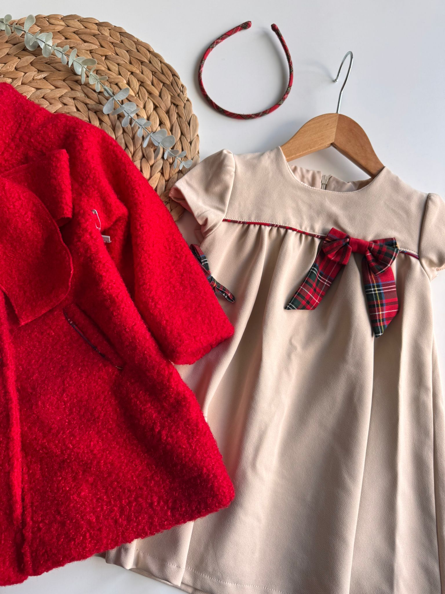 Fiyonk Detaylı Kabanlı Elbise 